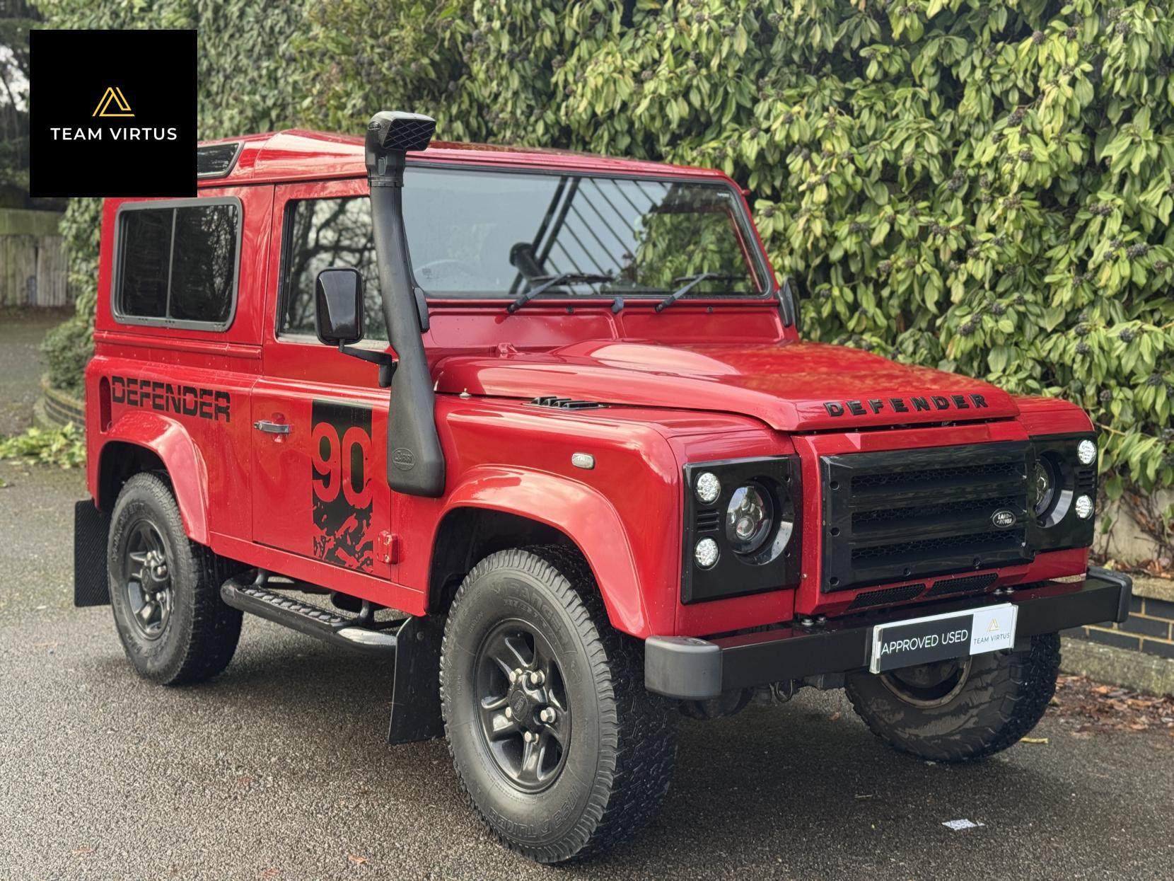 Land Rover Defender 90 2.2 TDCi XS Station Wagon Double Cab 3dr Diesel Manual 4WD SWB Euro 5 (122 ps)