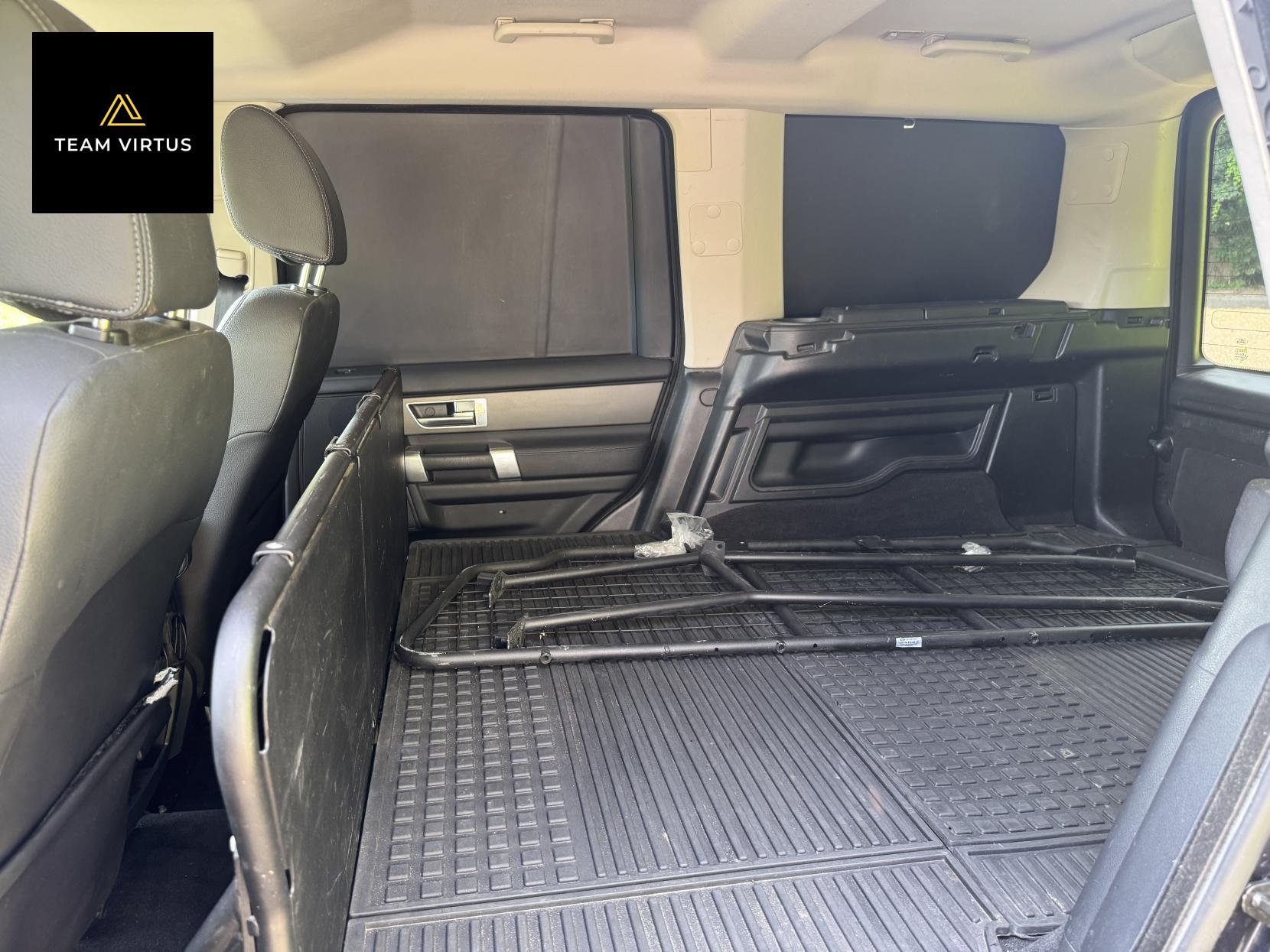 Land Rover Discovery 4 3.0 SD V6 SE SUV 5dr Diesel Auto 4WD (213 g/km, 255 bhp)