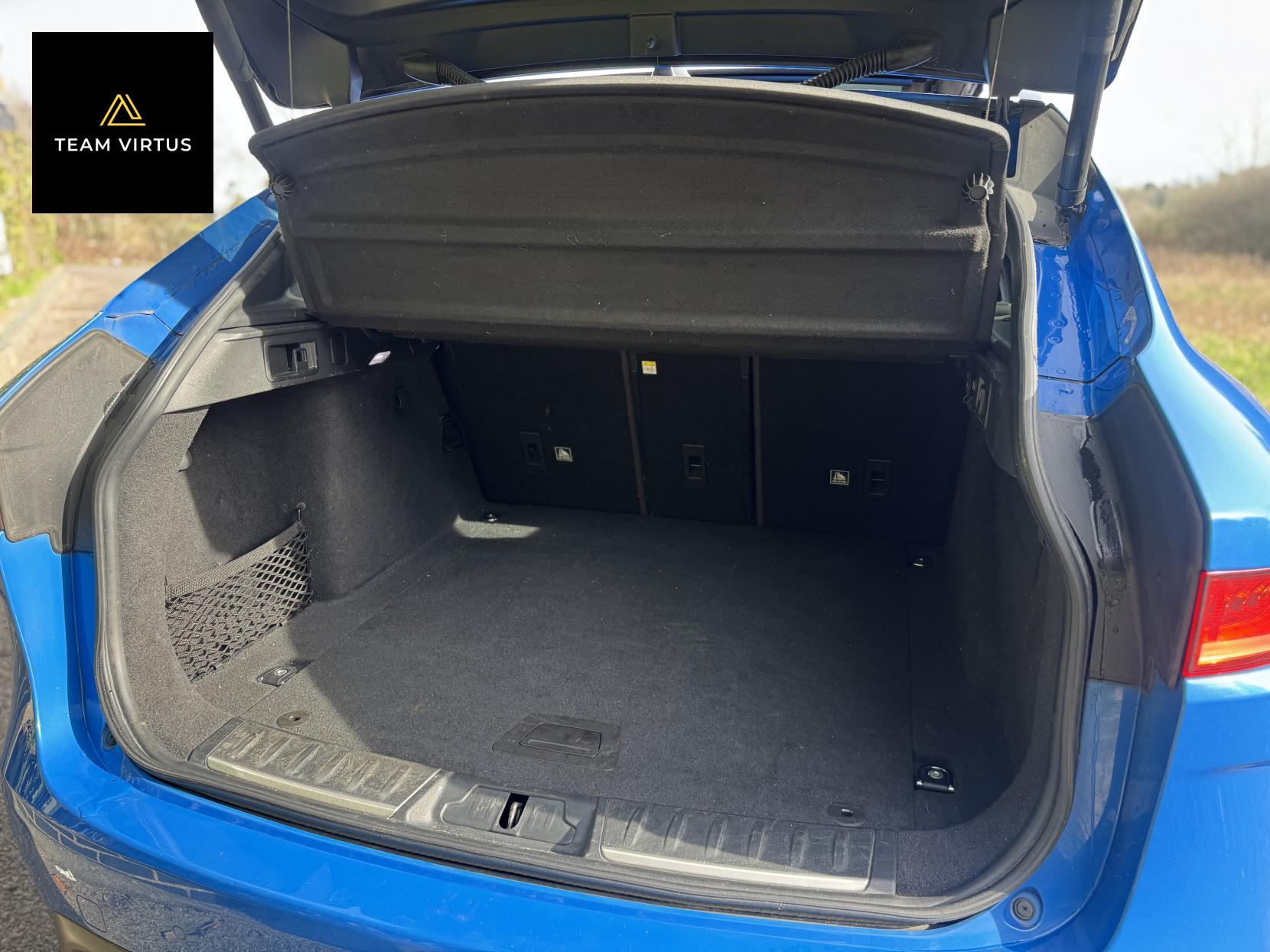 Jaguar F-PACE 5.0 V8 SVR SUV 5dr Petrol Quickshift AWD Euro 6 (s/s) (550 ps)