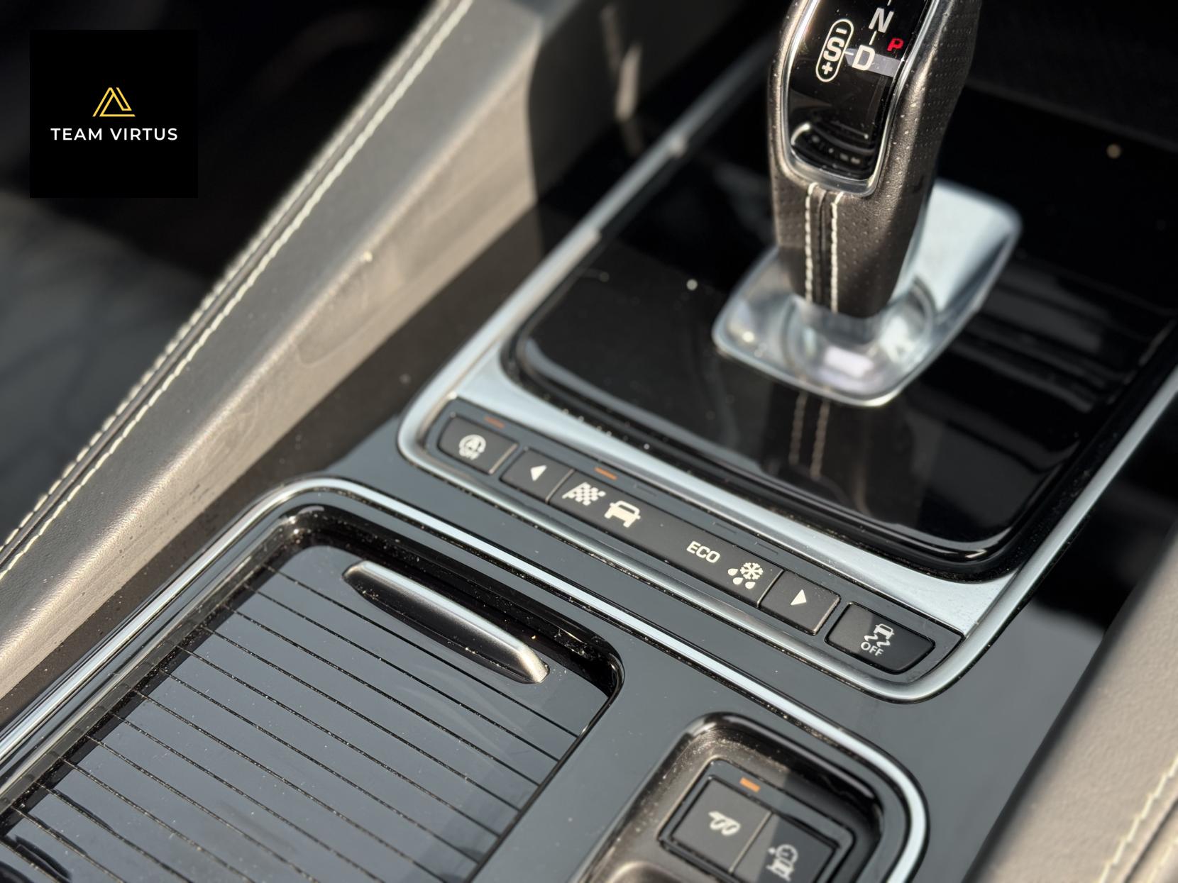 Jaguar F-PACE 5.0 V8 SVR SUV 5dr Petrol Quickshift AWD Euro 6 (s/s) (550 ps)