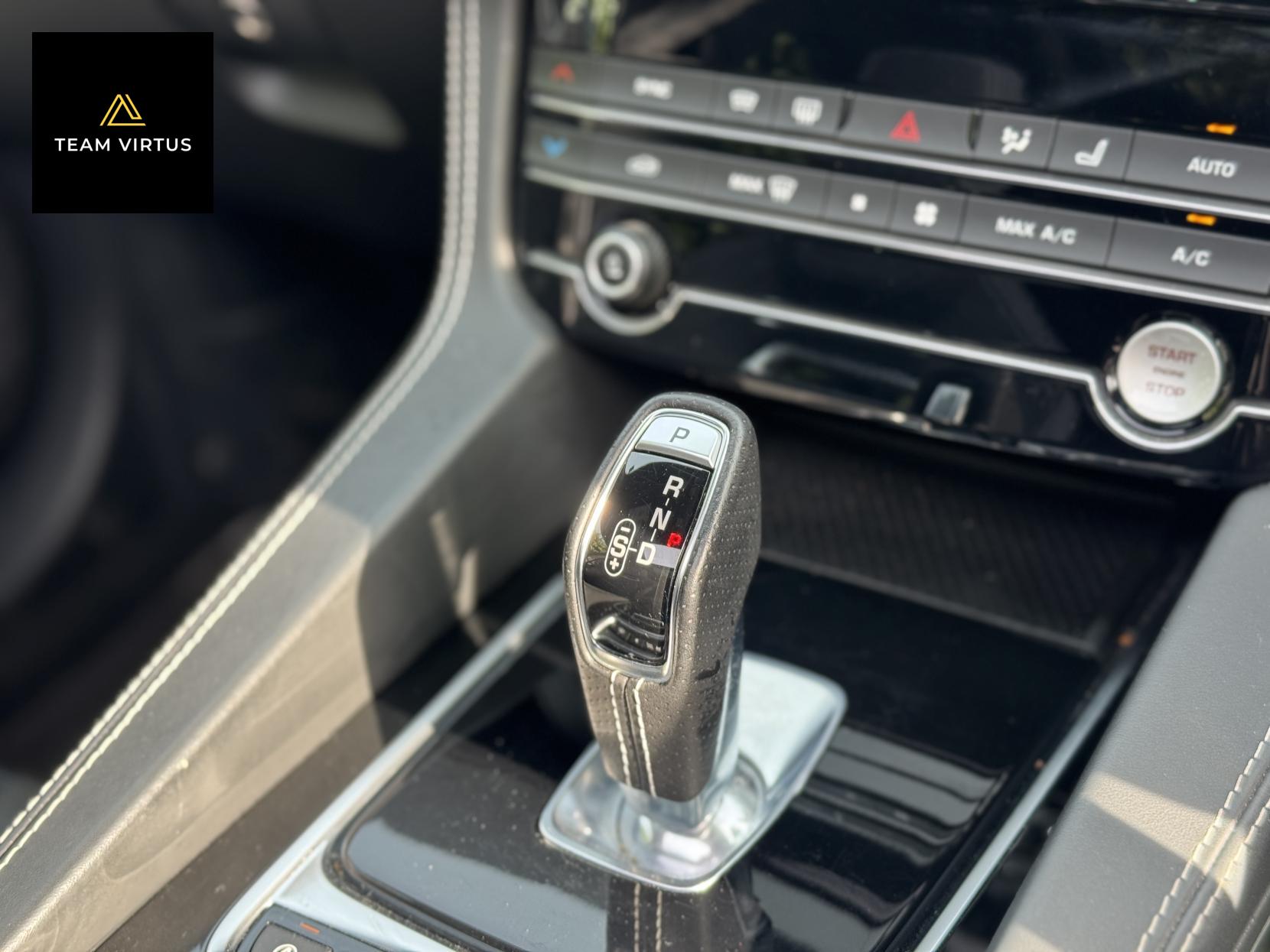 Jaguar F-PACE 5.0 V8 SVR SUV 5dr Petrol Quickshift AWD Euro 6 (s/s) (550 ps)