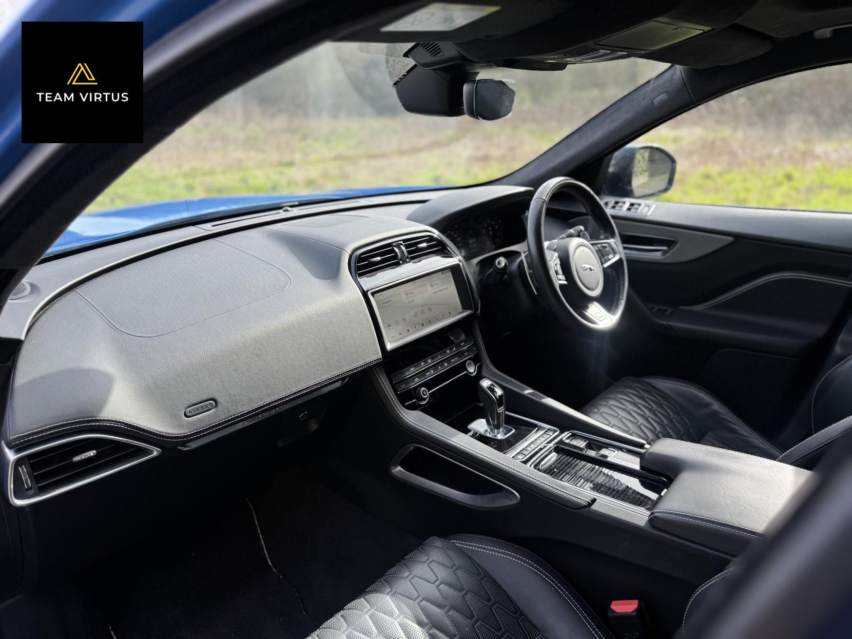 Jaguar F-PACE 5.0 V8 SVR SUV 5dr Petrol Quickshift AWD Euro 6 (s/s) (550 ps)