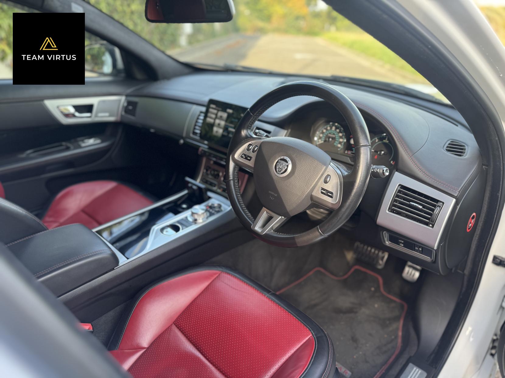 Jaguar XF 3.0d S V6 Portfolio Saloon 4dr Diesel Auto Euro 5 (275 ps)