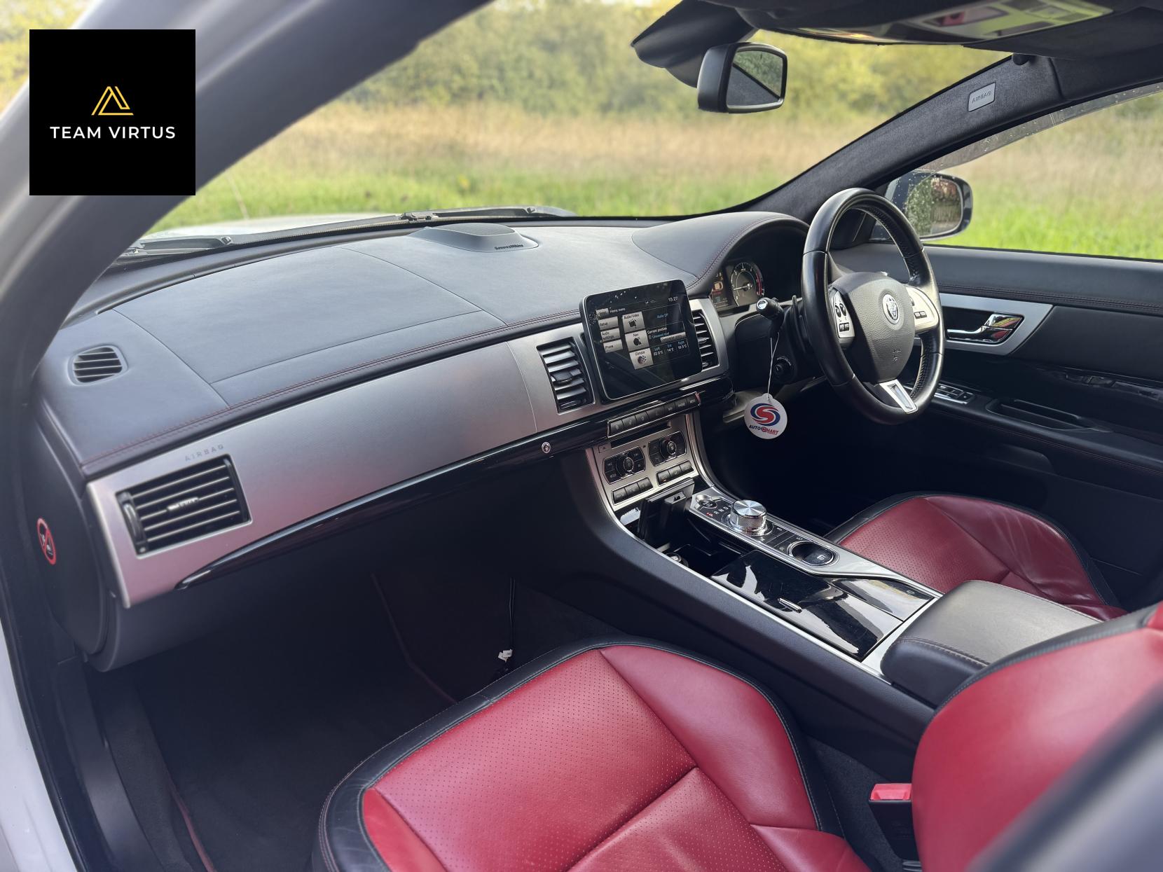 Jaguar XF 3.0d S V6 Portfolio Saloon 4dr Diesel Auto Euro 5 (275 ps)