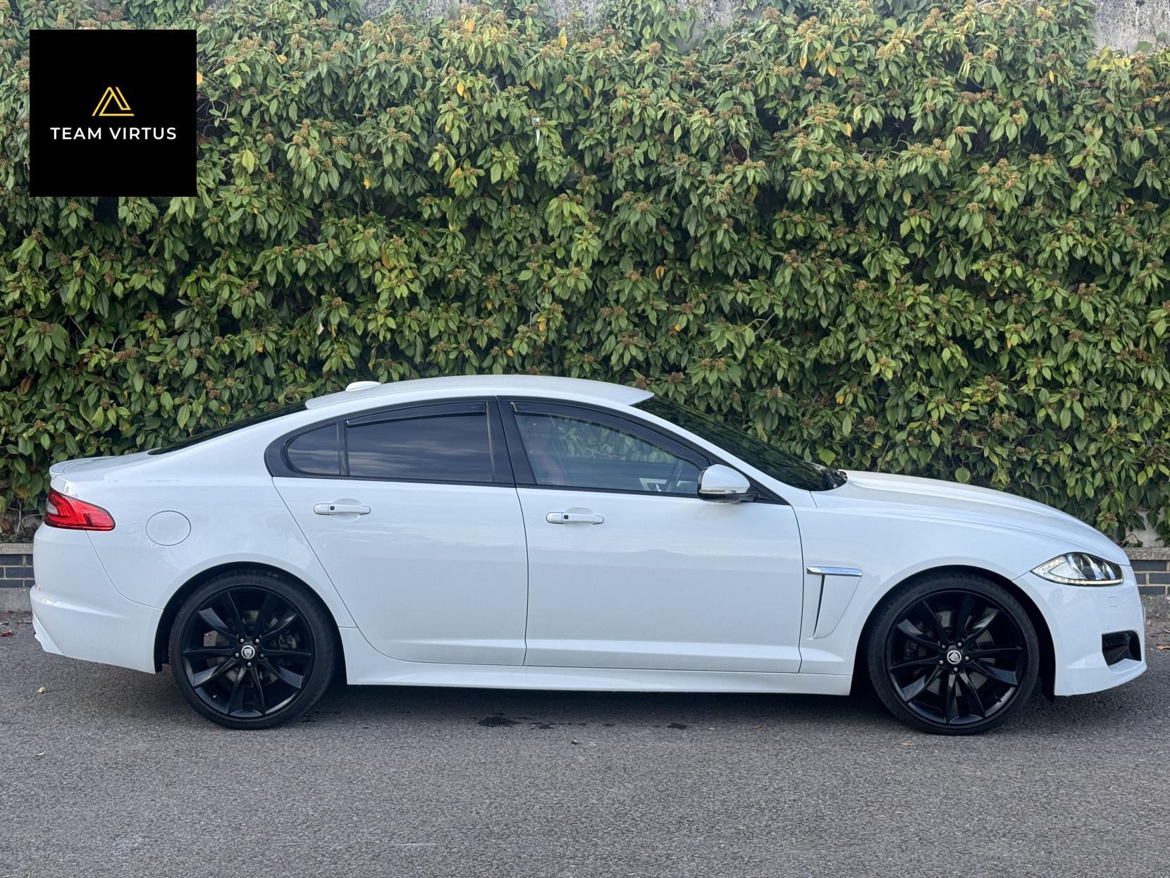 Jaguar XF 3.0d S V6 Portfolio Saloon 4dr Diesel Auto Euro 5 (275 ps)