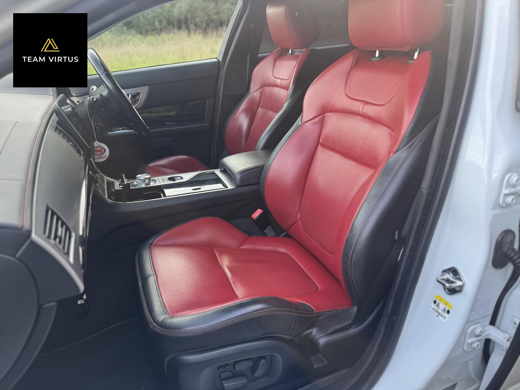 Jaguar XF 3.0d S V6 Portfolio Saloon 4dr Diesel Auto Euro 5 (275 ps)