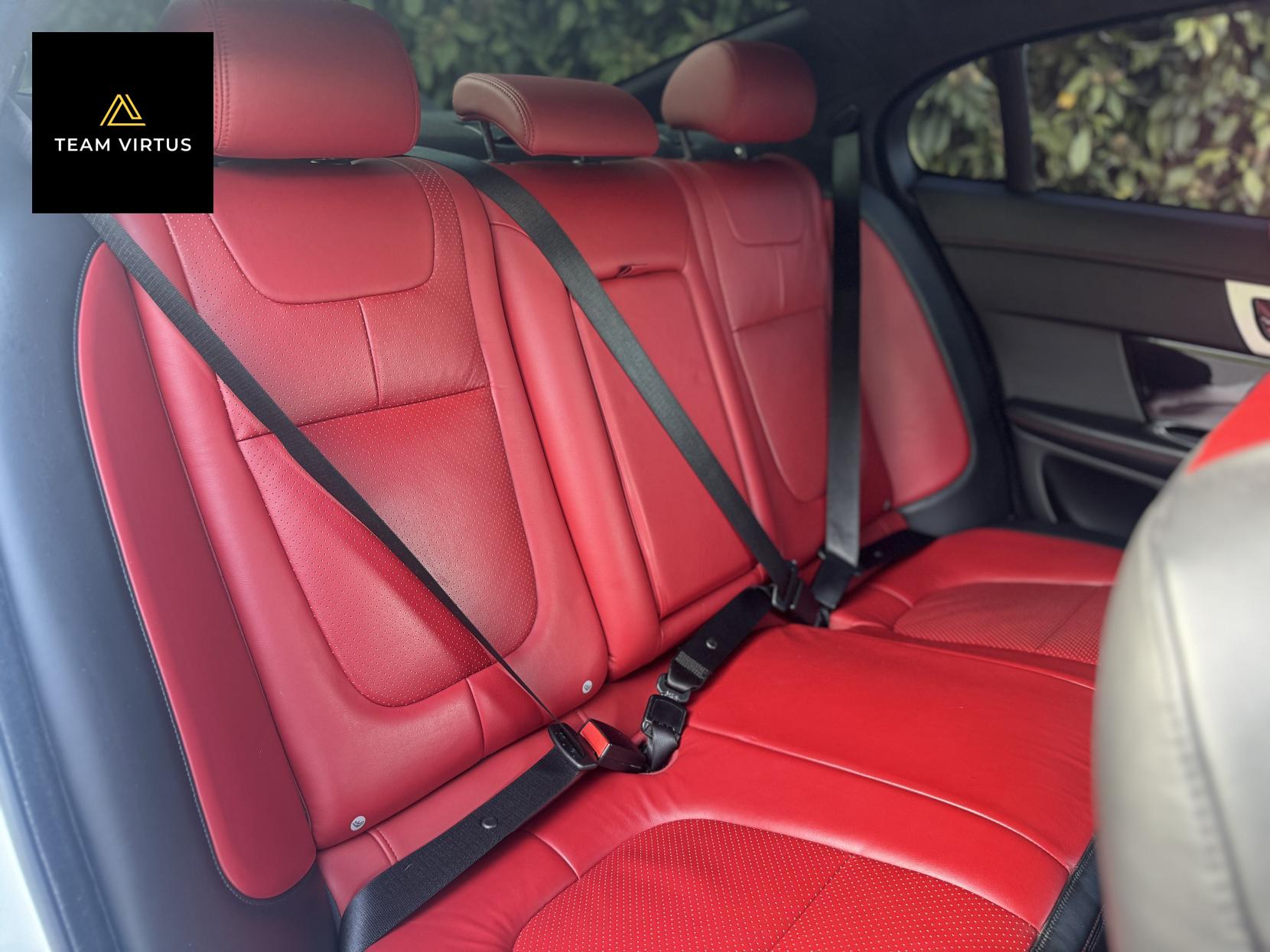 Jaguar XF 3.0d S V6 Portfolio Saloon 4dr Diesel Auto Euro 5 (275 ps)