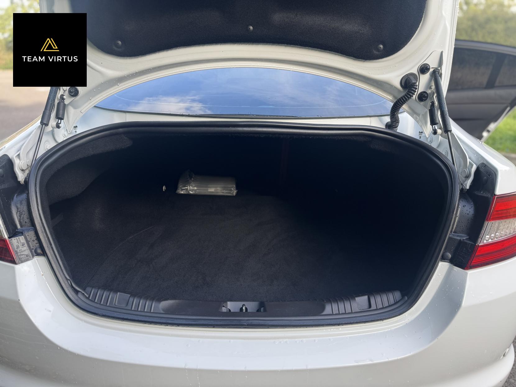 Jaguar XF 3.0d S V6 Portfolio Saloon 4dr Diesel Auto Euro 5 (275 ps)