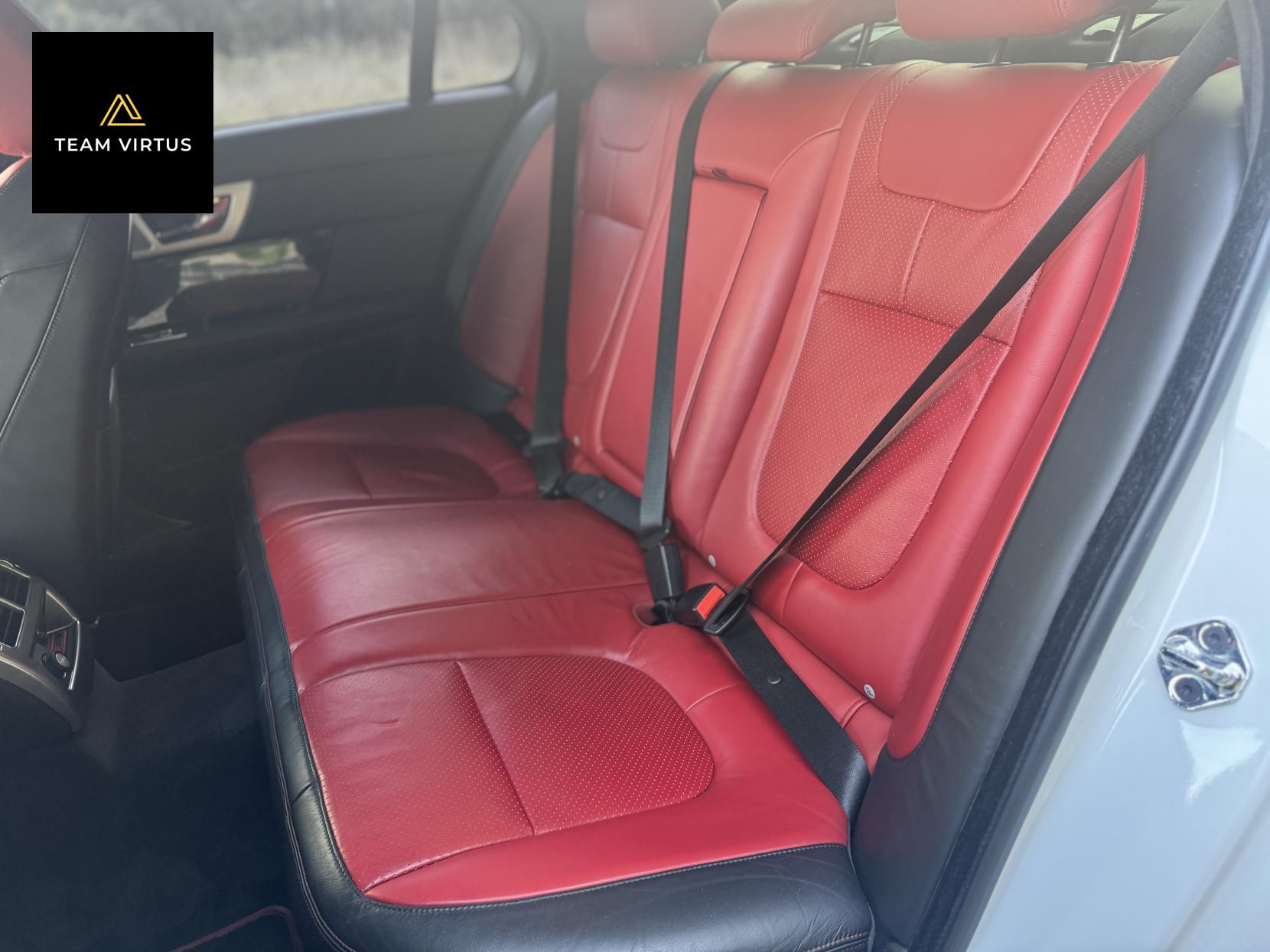 Jaguar XF 3.0d S V6 Portfolio Saloon 4dr Diesel Auto Euro 5 (275 ps)