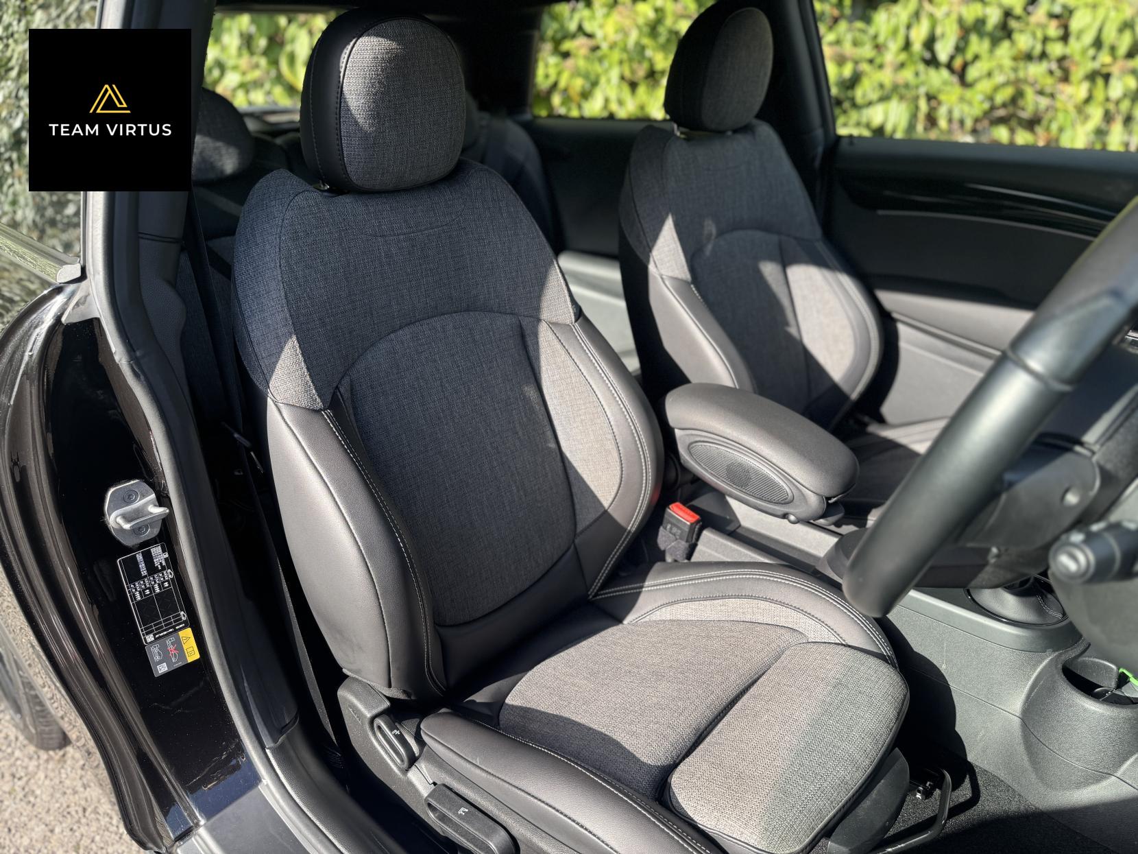 MINI Electric Hatch Cooper SE 32.6kWh Level 2 Hatchback 3dr Electric Auto (184 ps)