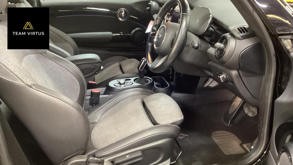 MINI Electric Hatch Cooper SE 32.6kWh Level 2 Hatchback 3dr Electric Auto (184 ps)