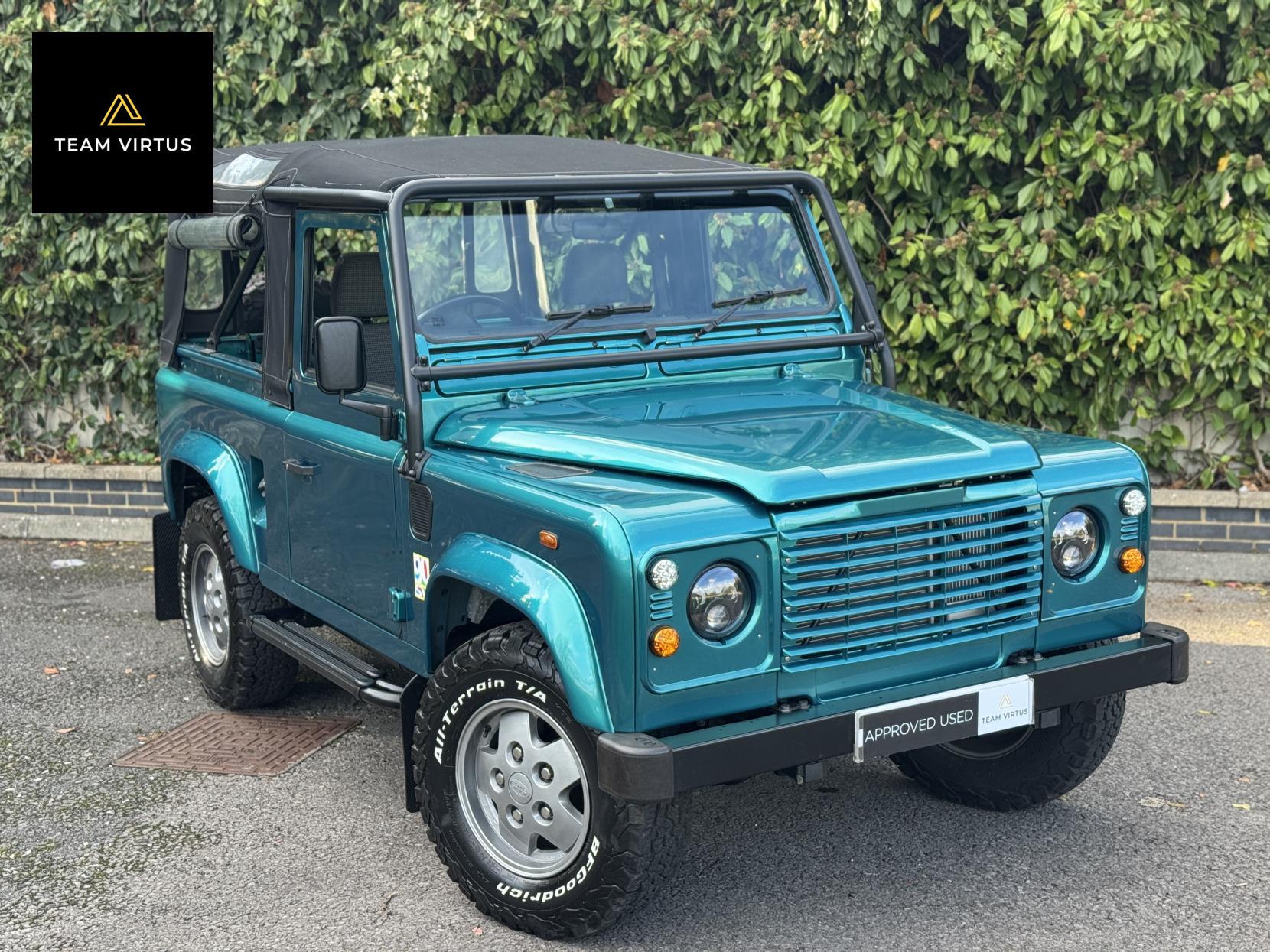 Land Rover Defender 90 SV 2.5 Convertible 90 SV