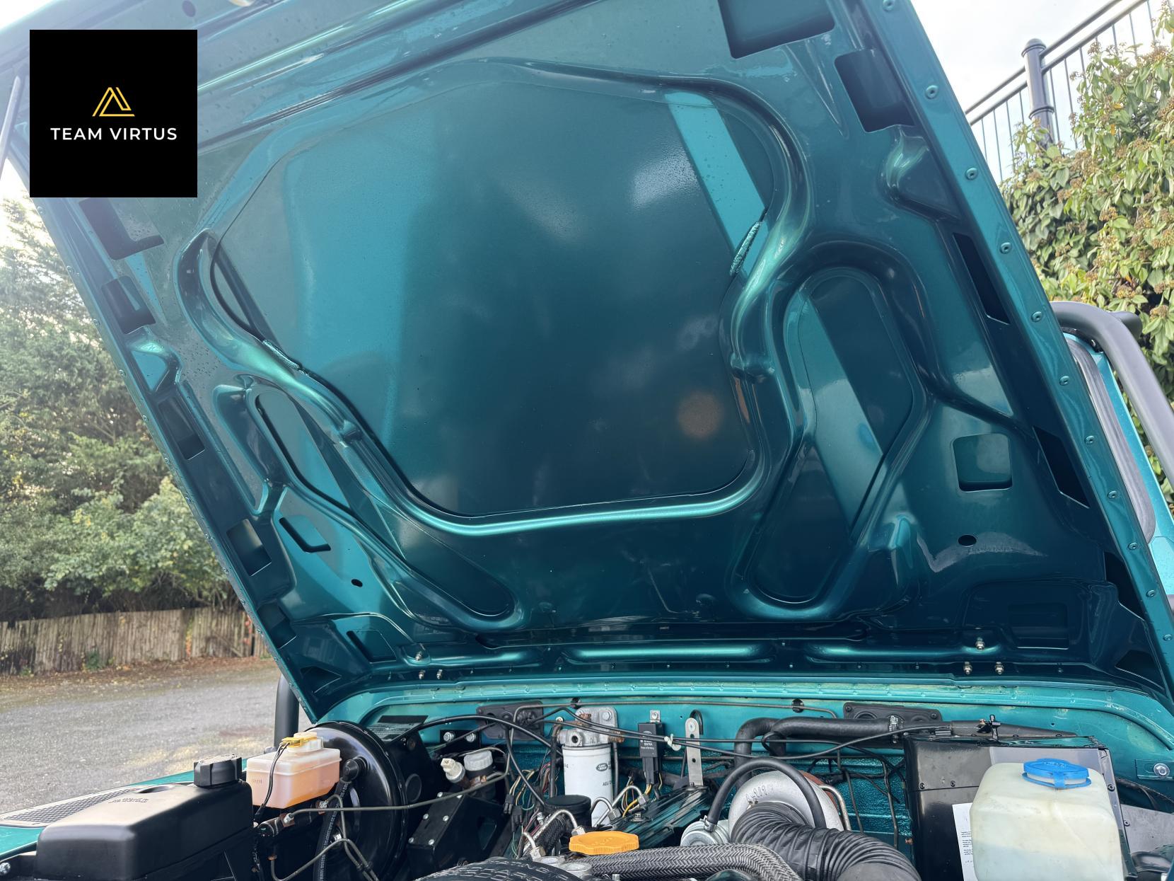 Land Rover Defender 90 SV 2.5 Convertible 90 SV