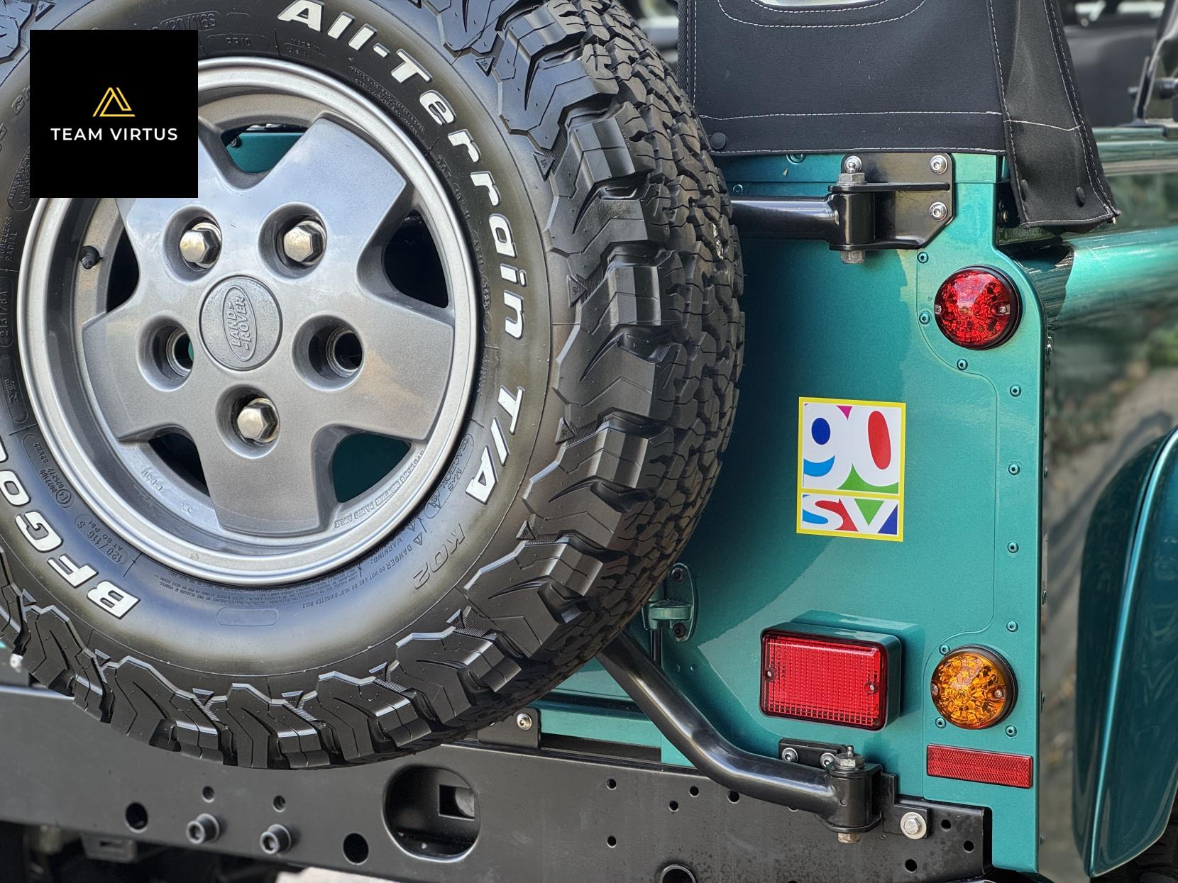 Land Rover Defender 90 SV 2.5 Convertible 90 SV
