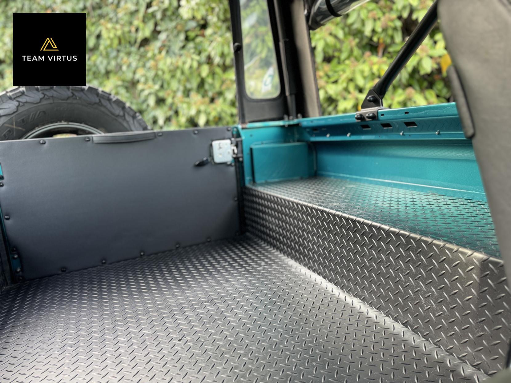 Land Rover Defender 90 SV 2.5 Convertible 90 SV
