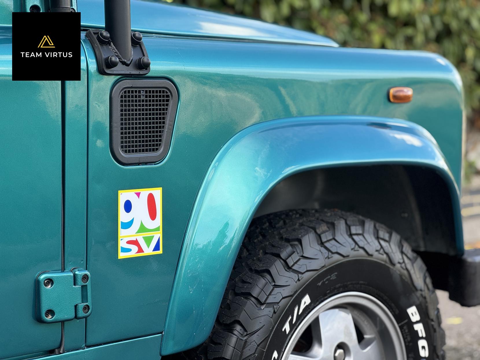 Land Rover Defender 90 SV 2.5 Convertible 90 SV