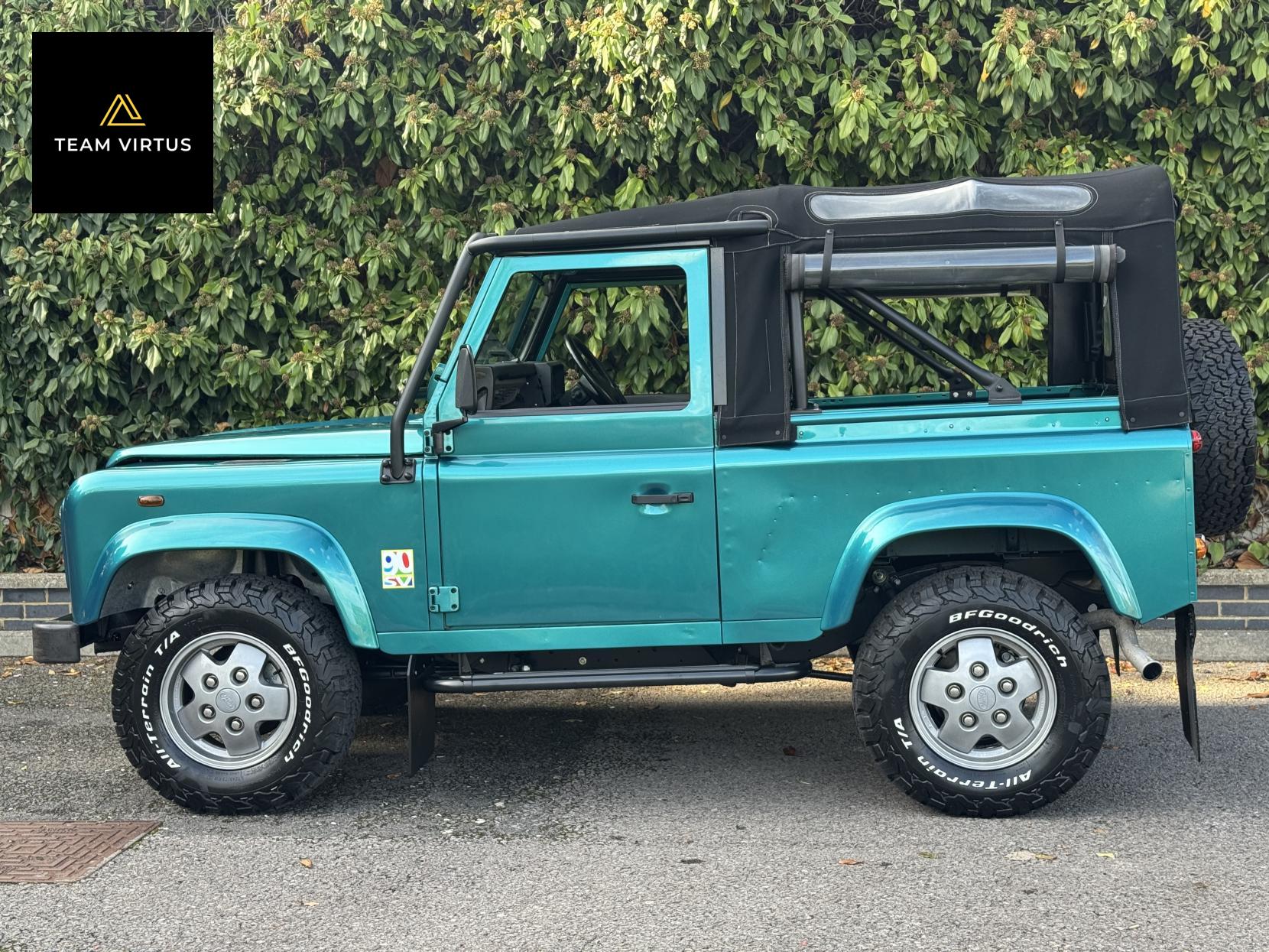 Land Rover Defender 90 SV 2.5 Convertible 90 SV