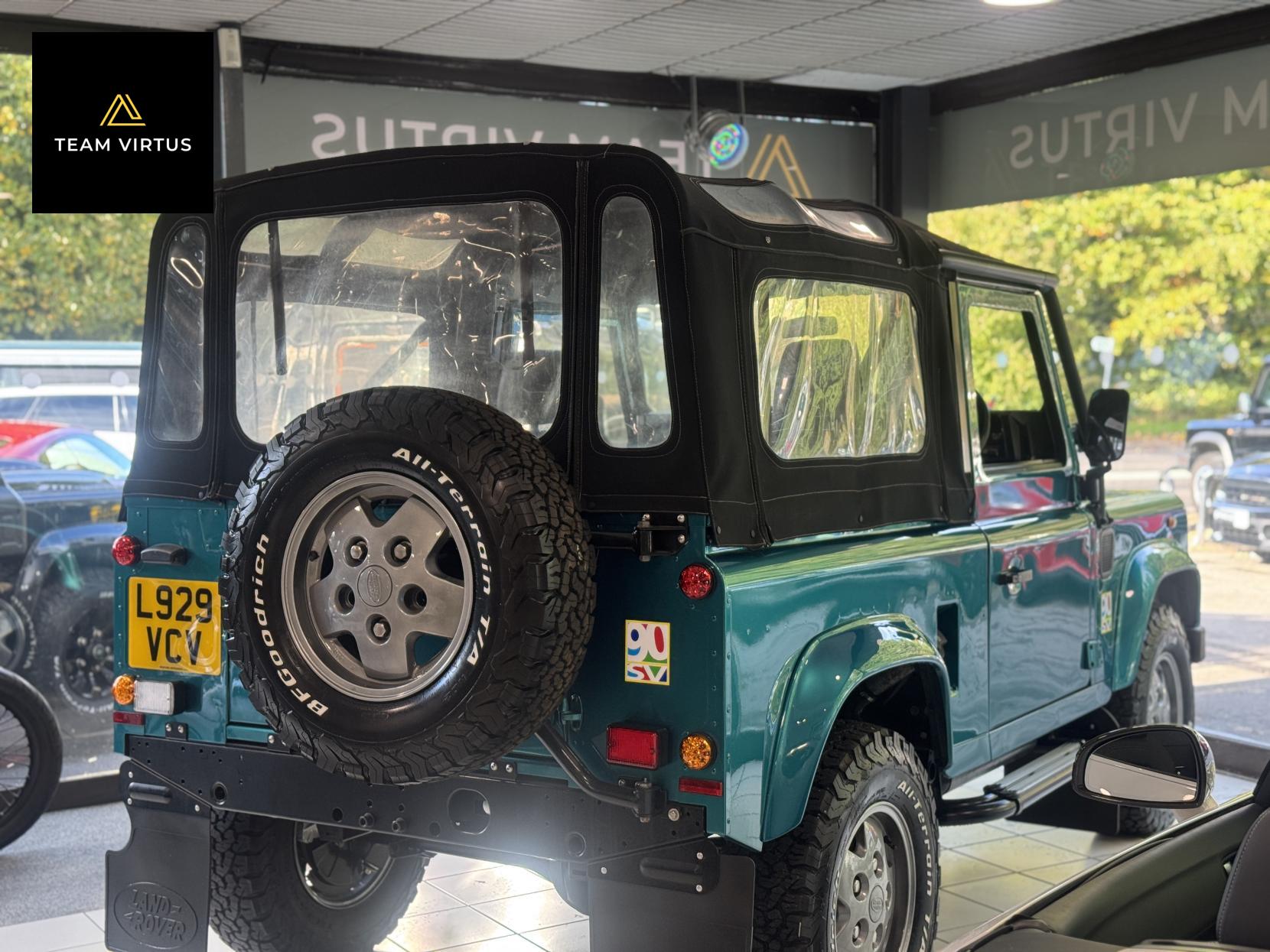 Land Rover Defender 90 SV 2.5 Convertible 90 SV