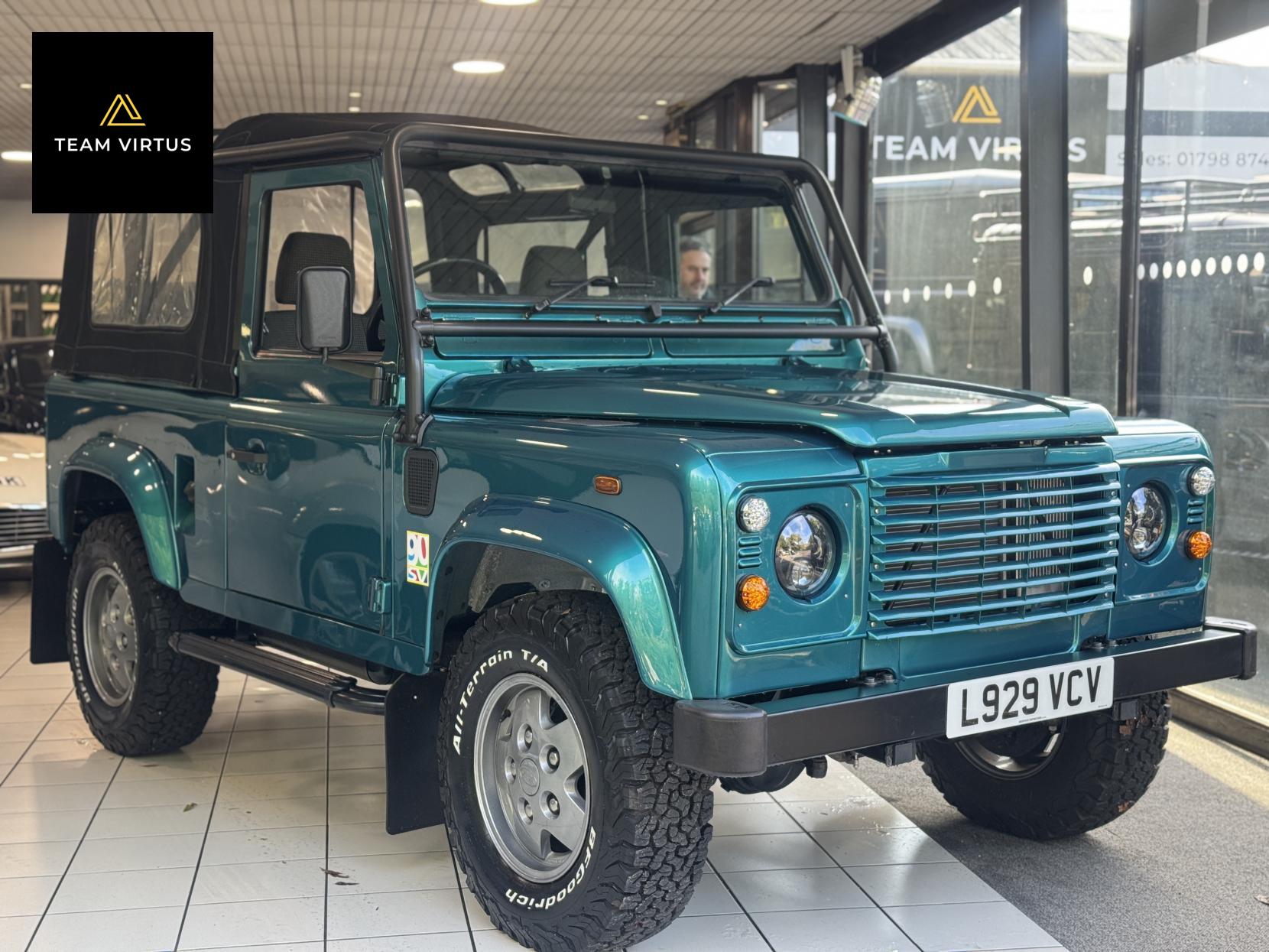 Land Rover Defender 90 SV 2.5 Convertible 90 SV