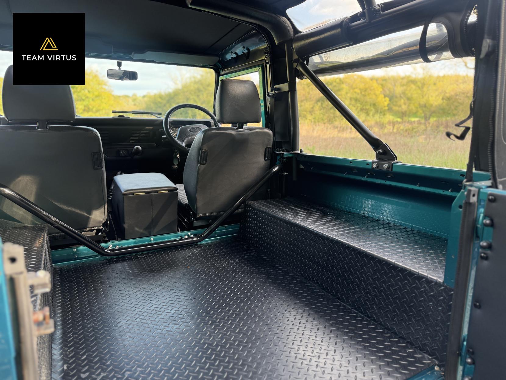 Land Rover Defender 90 SV 2.5 Convertible 90 SV