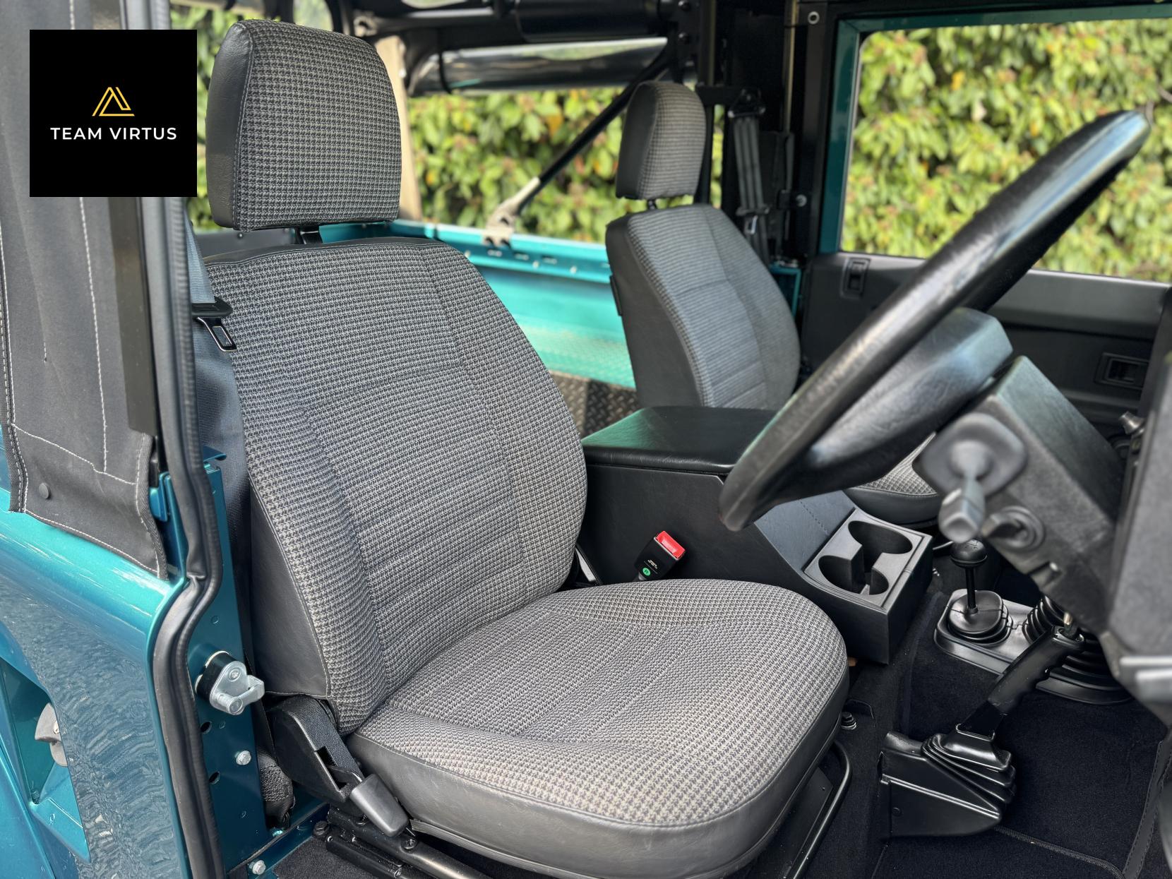 Land Rover Defender 90 SV 2.5 Convertible 90 SV