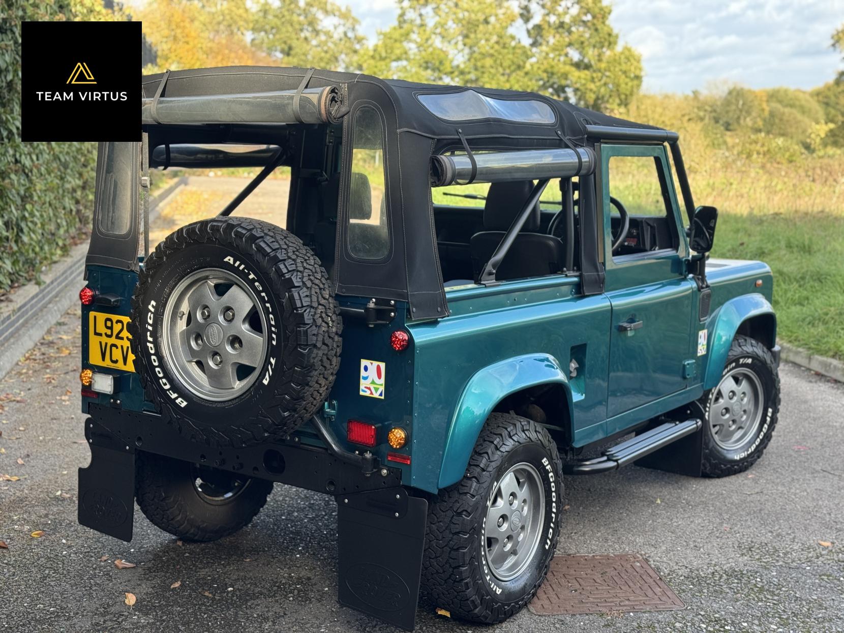Land Rover Defender 90 SV 2.5 Convertible 90 SV