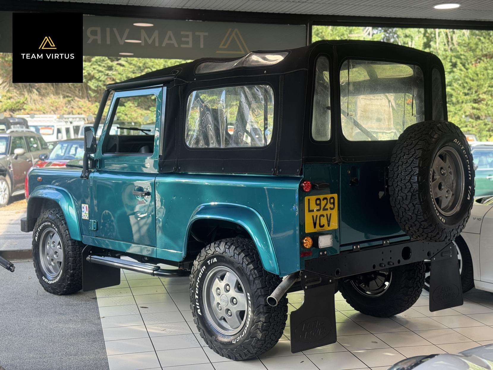 Land Rover Defender 90 SV 2.5 Convertible 90 SV