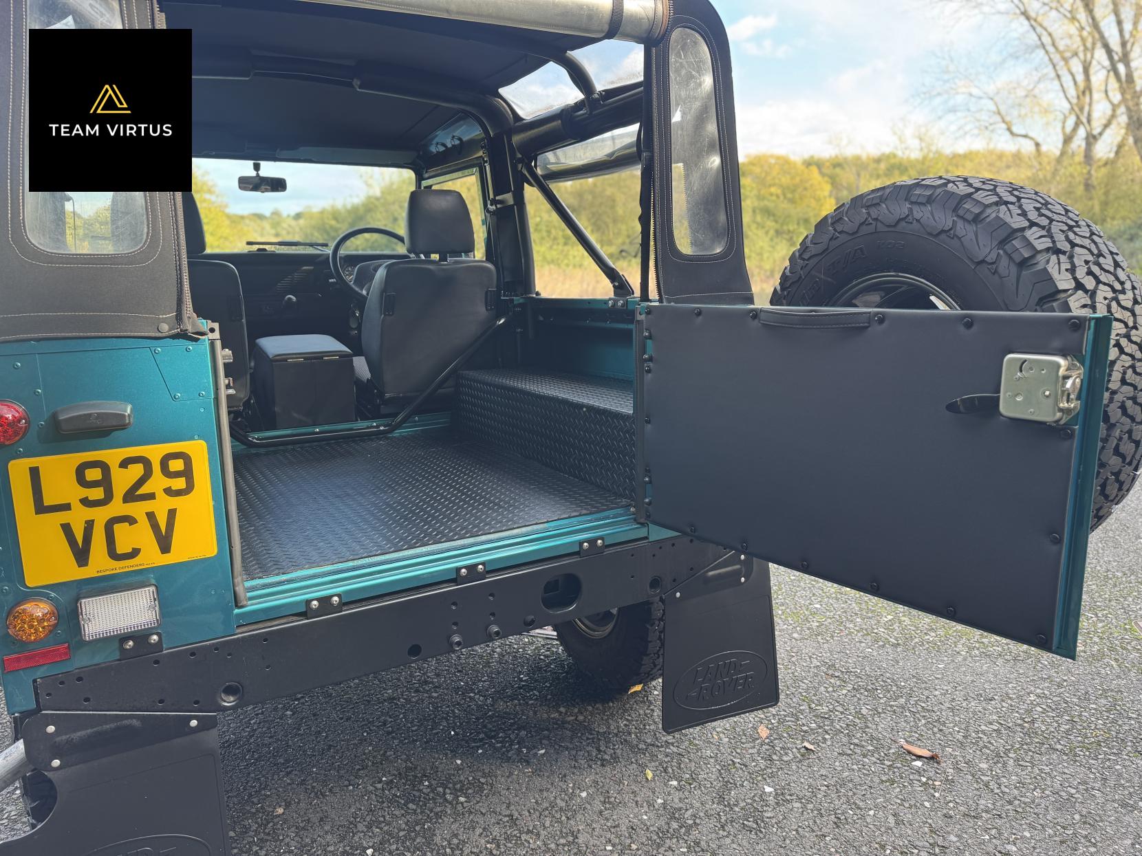 Land Rover Defender 90 SV 2.5 Convertible 90 SV