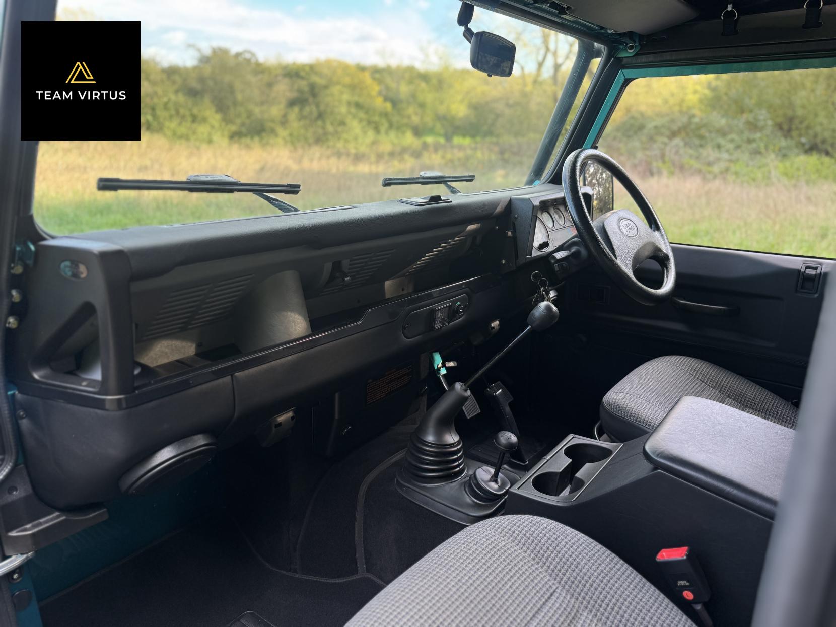 Land Rover Defender 90 SV 2.5 Convertible 90 SV
