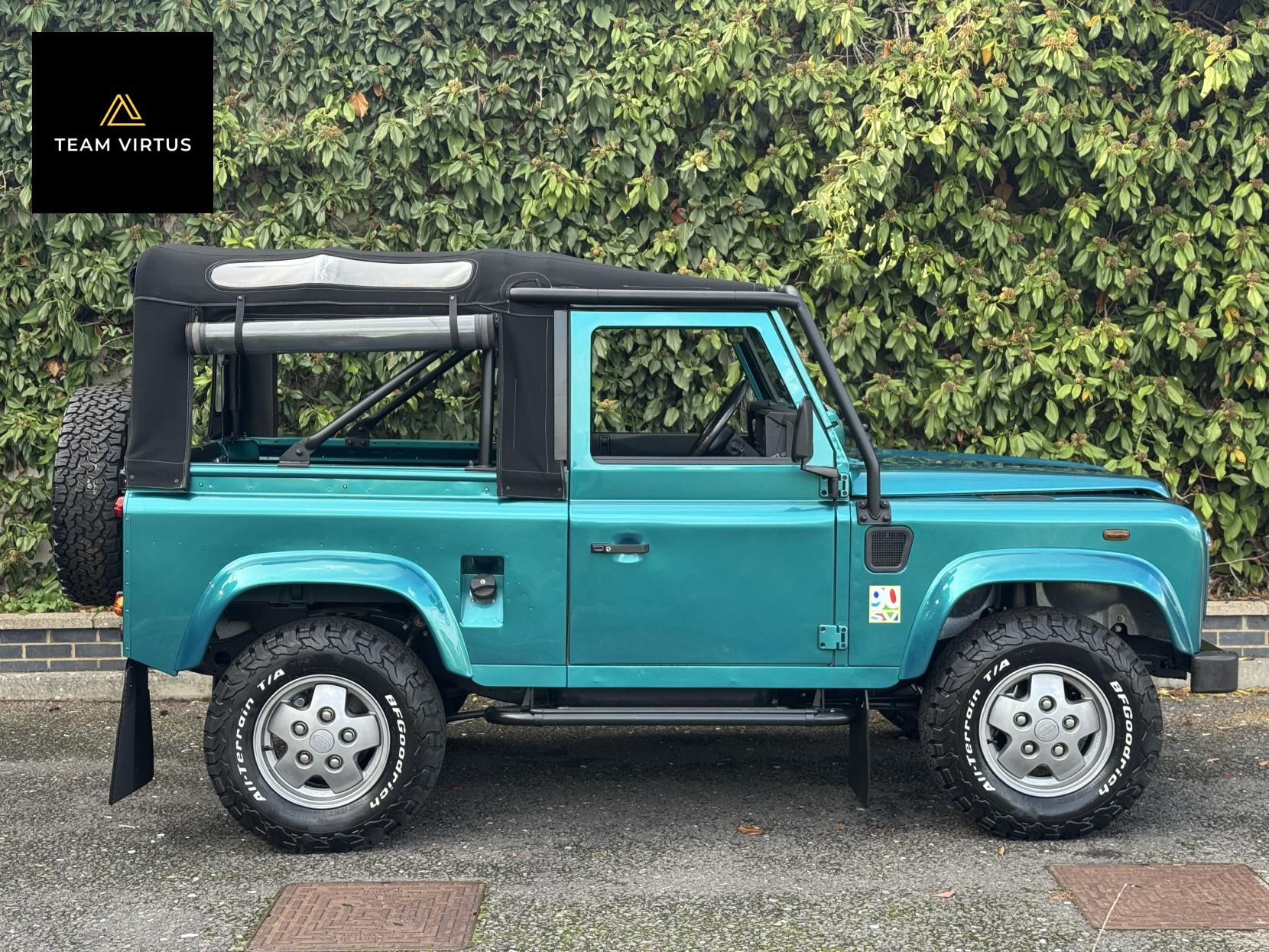 Land Rover Defender 90 SV 2.5 Convertible 90 SV