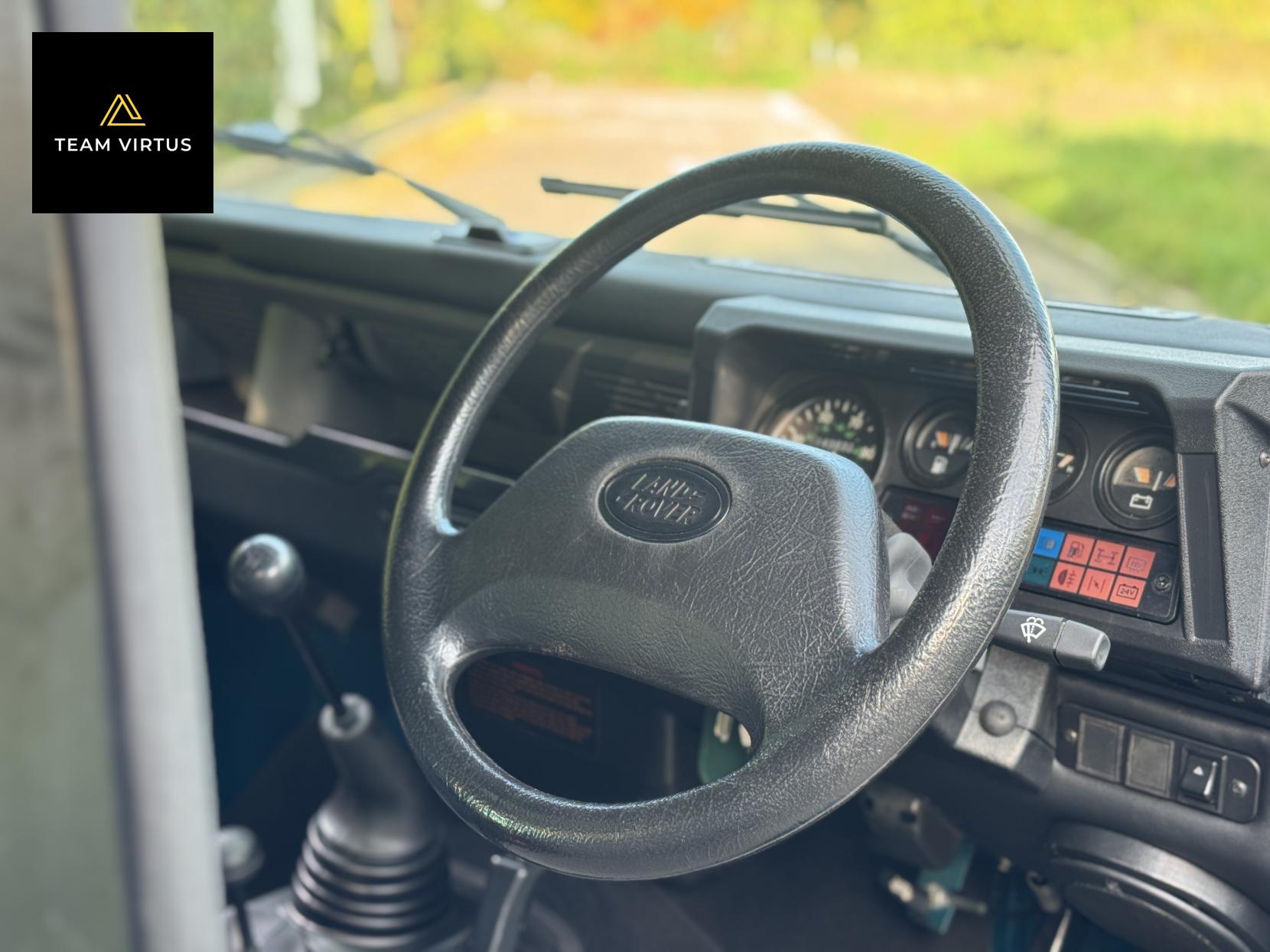 Land Rover Defender 90 SV 2.5 Convertible 90 SV