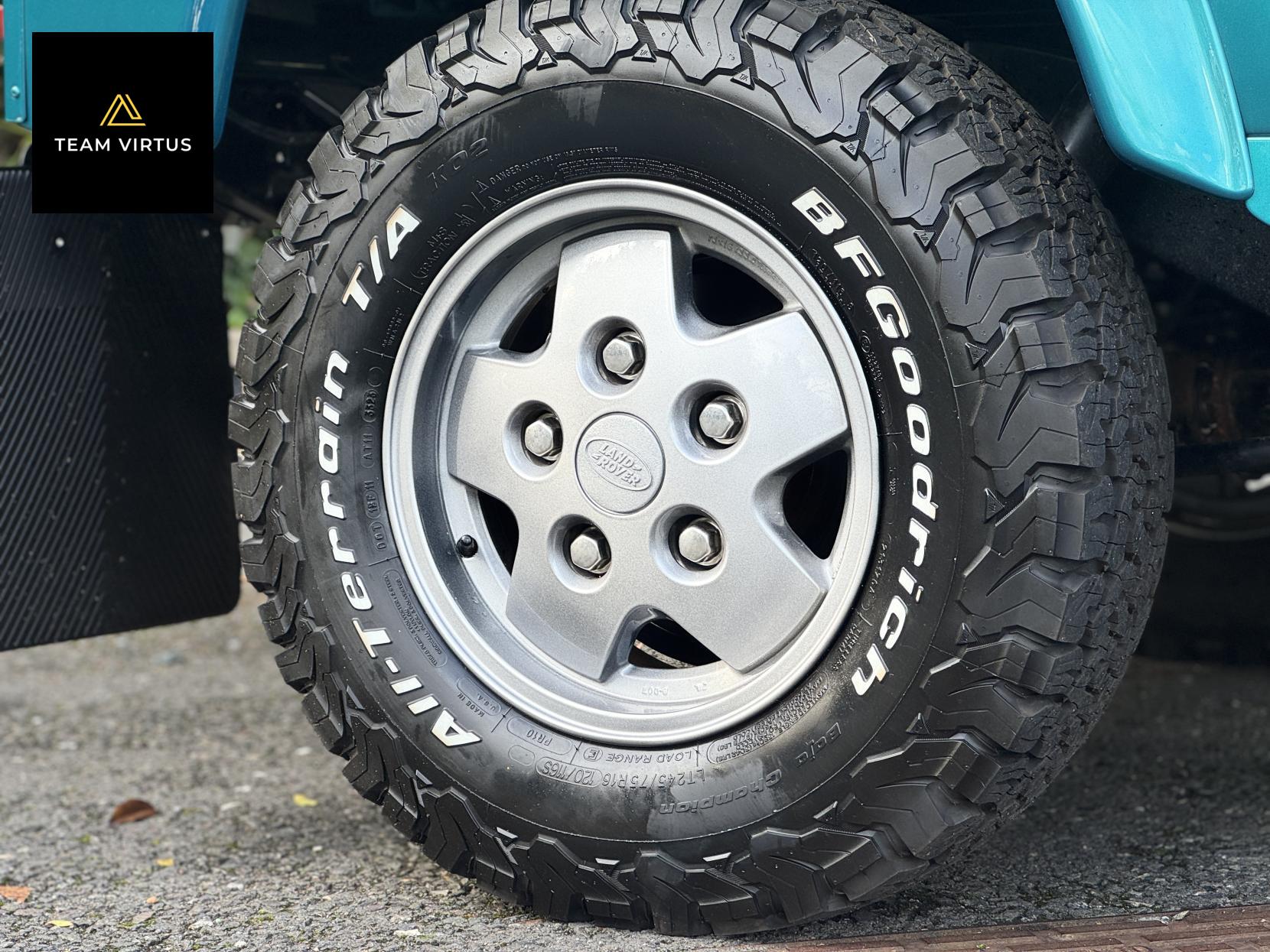 Land Rover Defender 90 SV 2.5 Convertible 90 SV