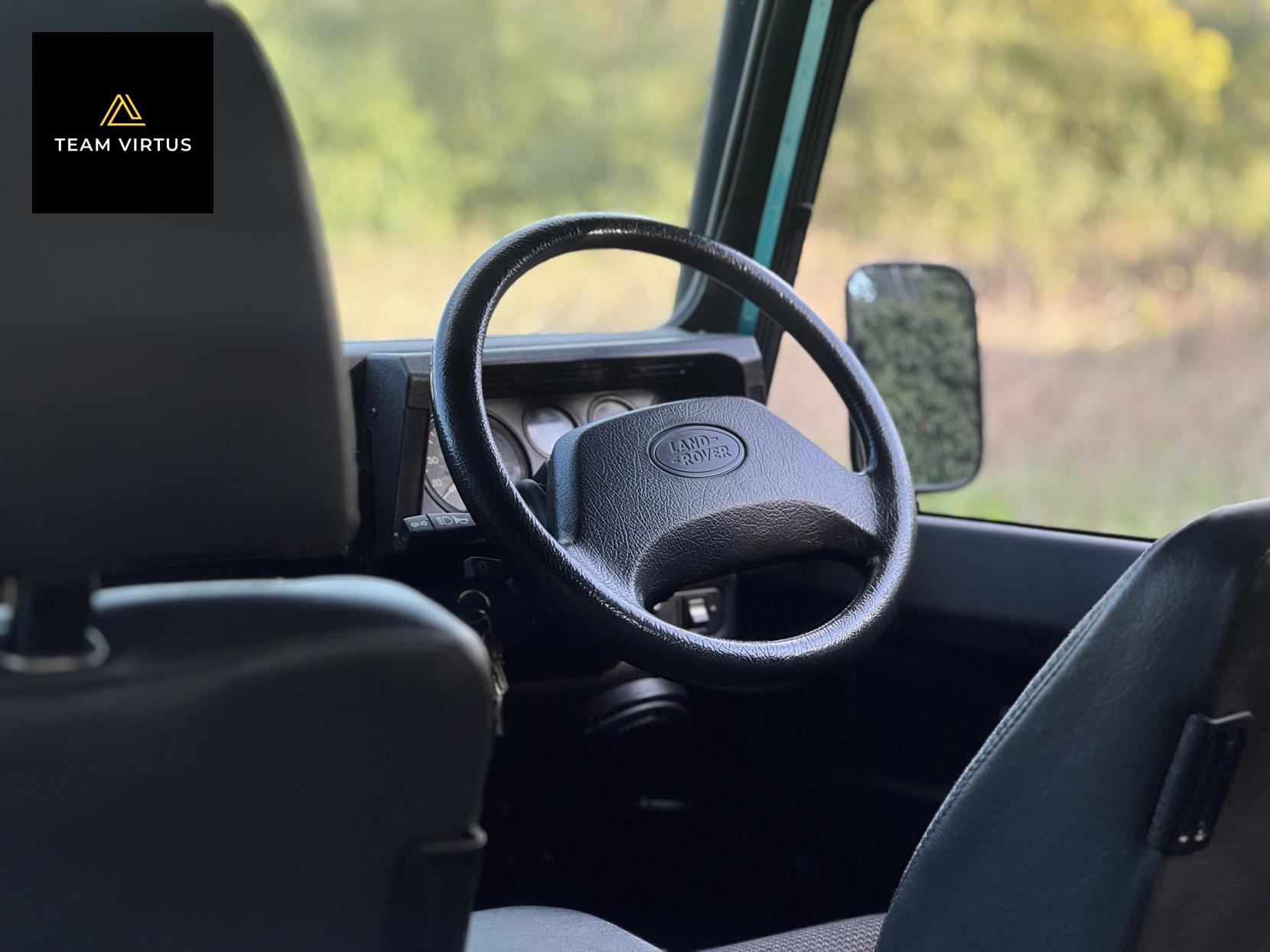 Land Rover Defender 90 SV 2.5 Convertible 90 SV