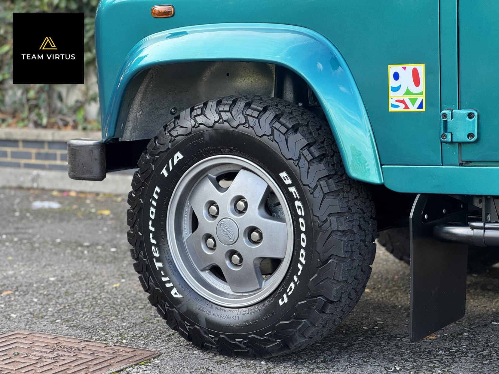 Land Rover Defender 90 SV 2.5 Convertible 90 SV