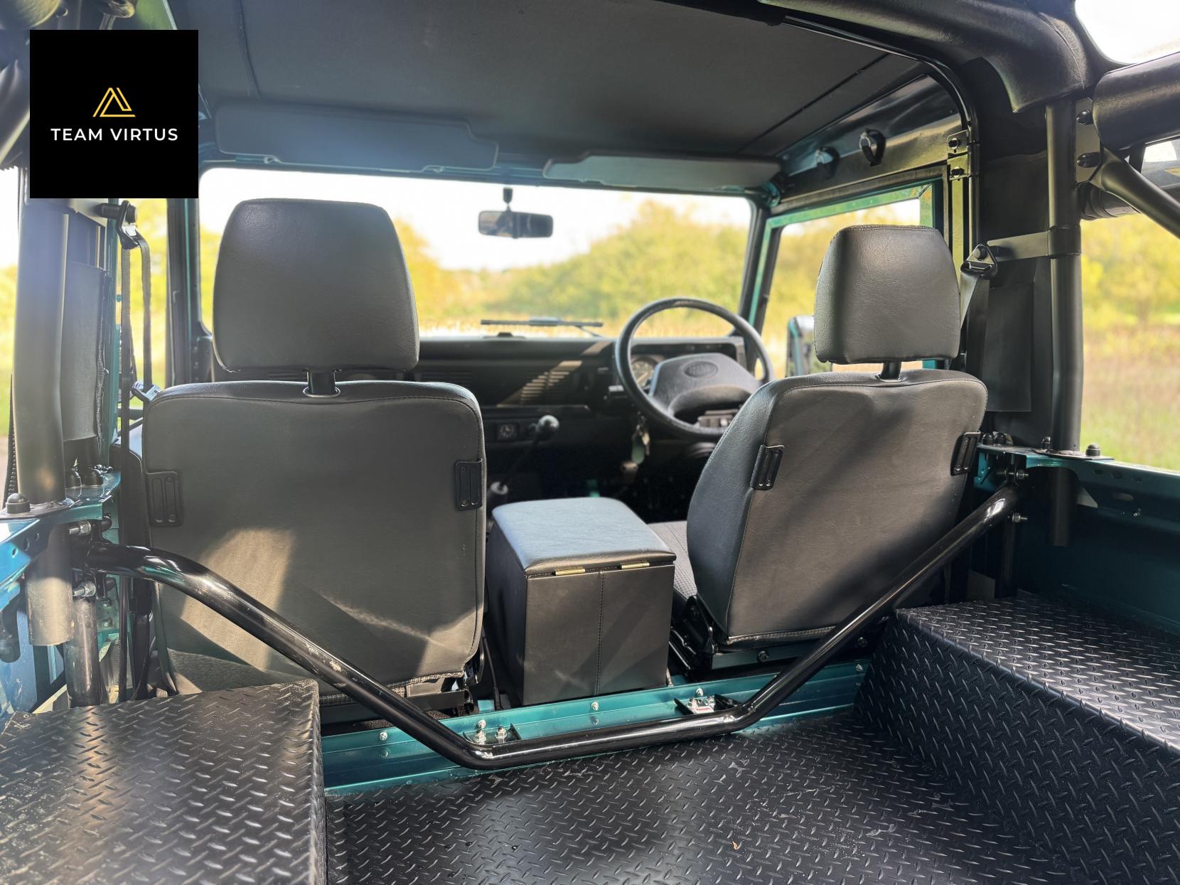 Land Rover Defender 90 SV 2.5 Convertible 90 SV