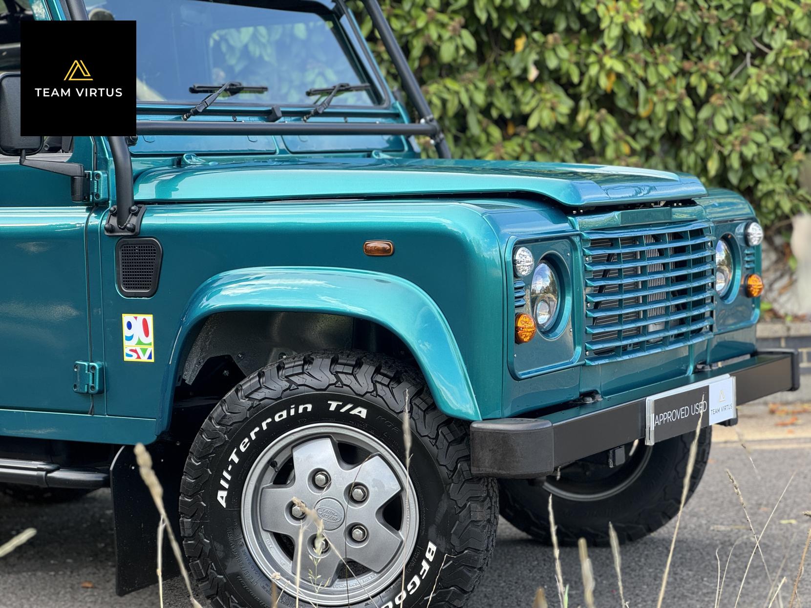 Land Rover Defender 90 SV 2.5 Convertible 90 SV