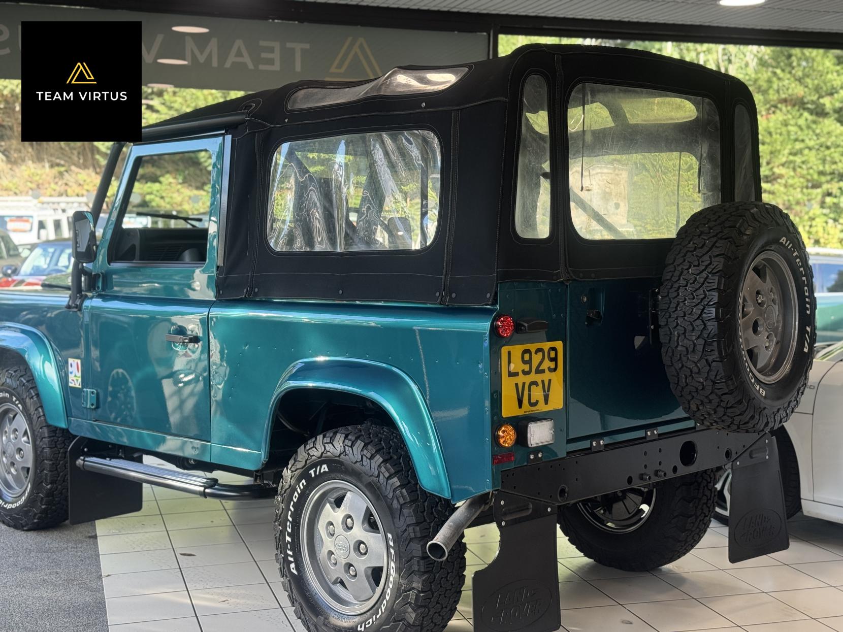 Land Rover Defender 90 SV 2.5 Convertible 90 SV