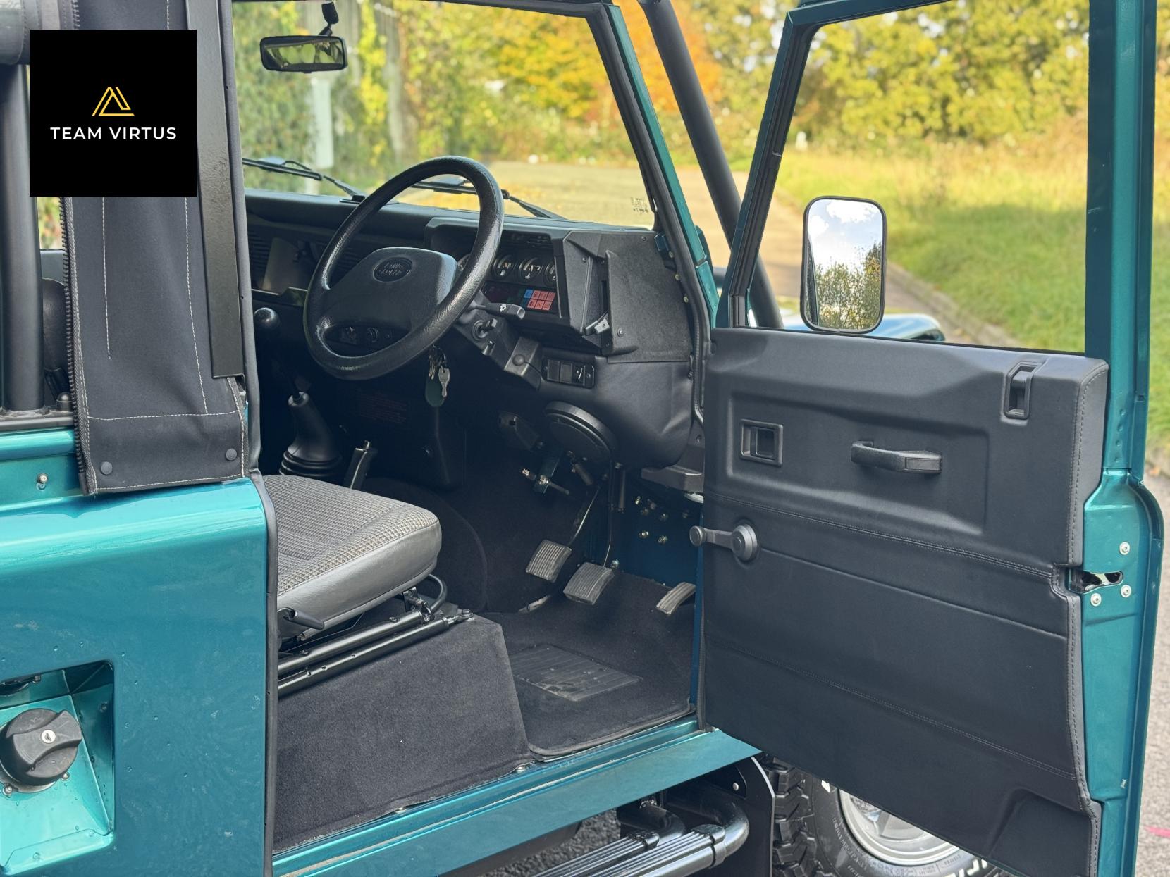 Land Rover Defender 90 SV 2.5 Convertible 90 SV