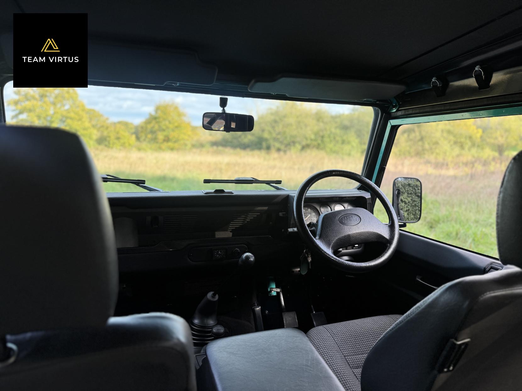 Land Rover Defender 90 SV 2.5 Convertible 90 SV