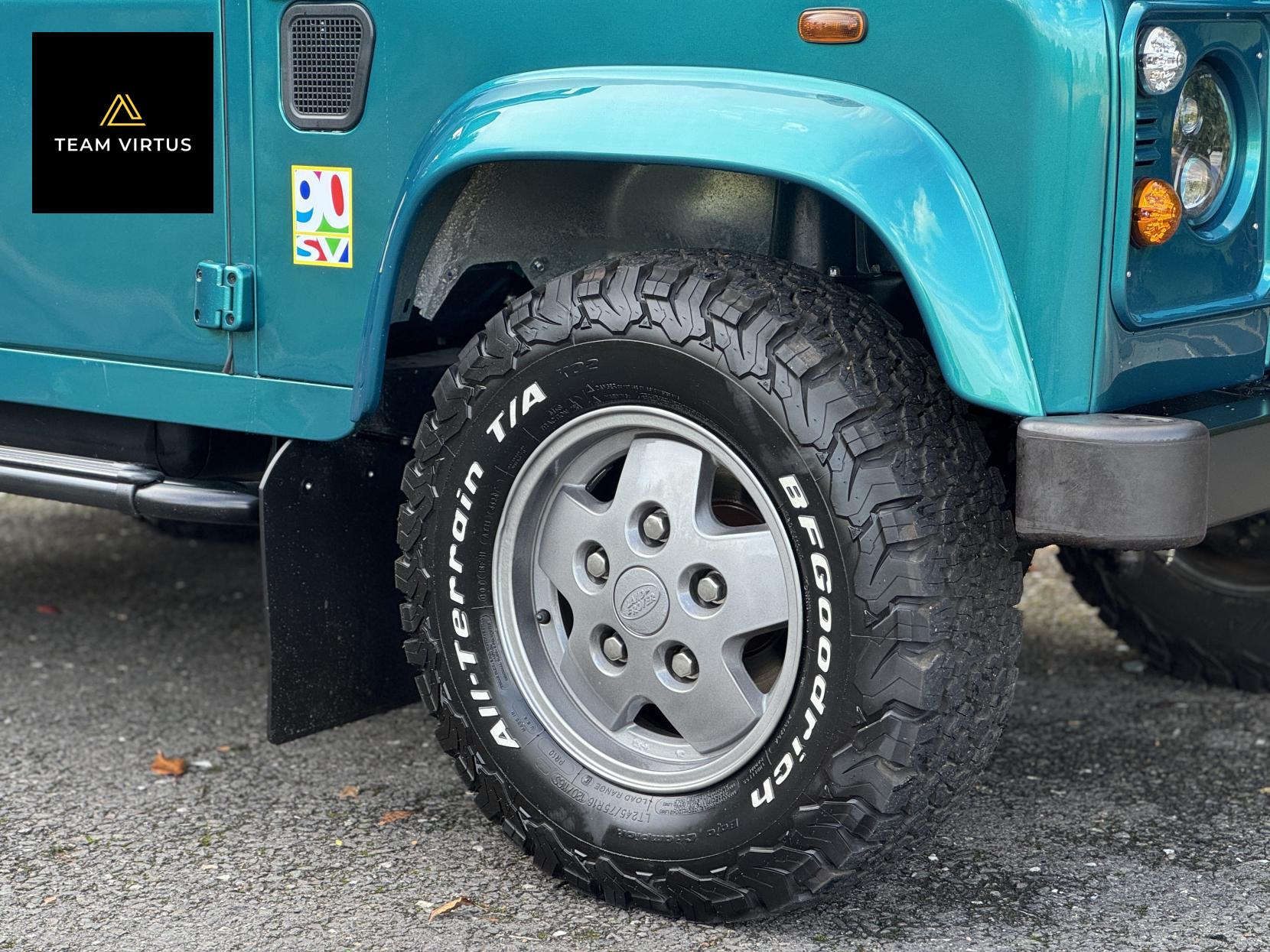 Land Rover Defender 90 SV 2.5 Convertible 90 SV