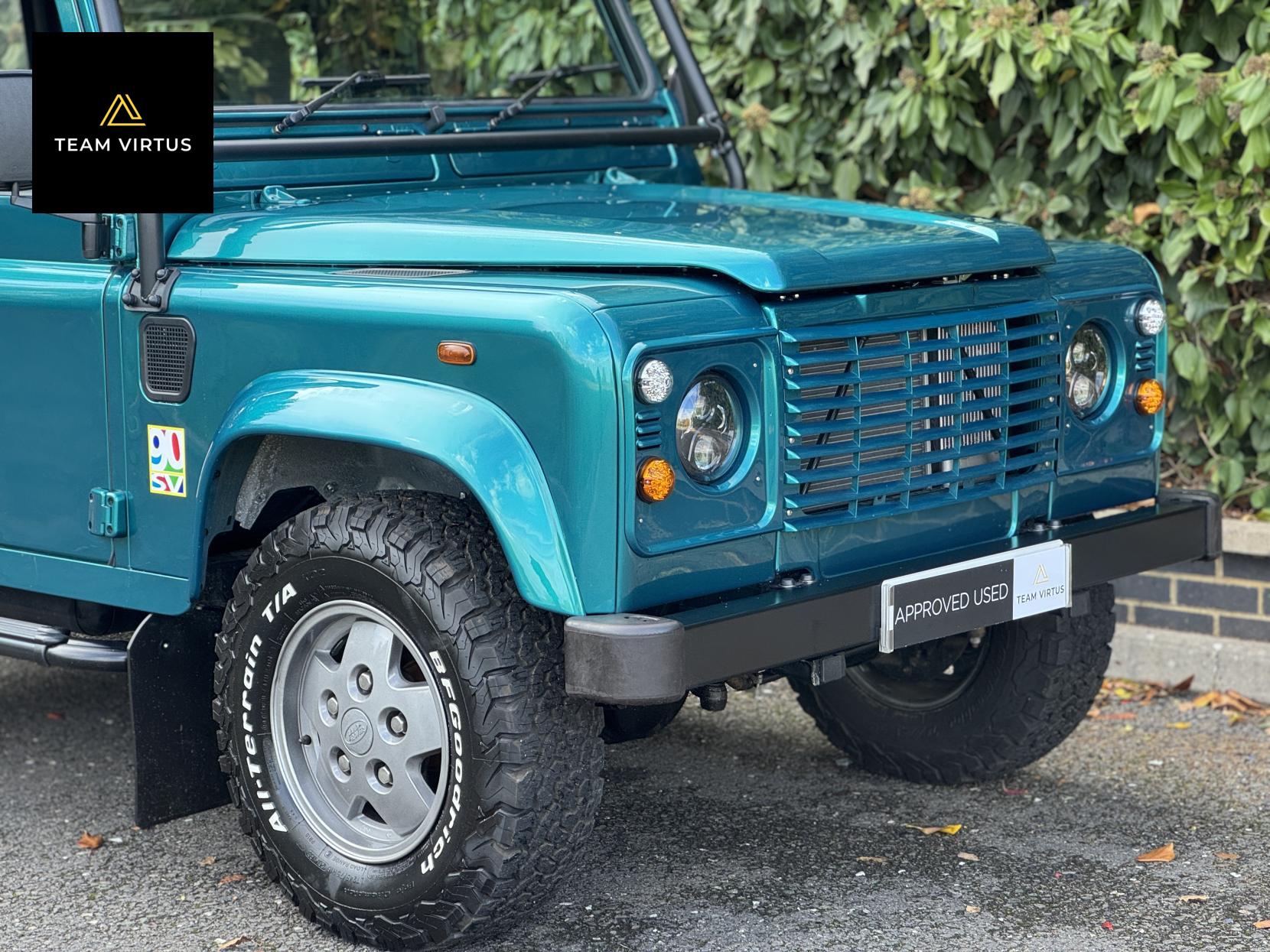 Land Rover Defender 90 SV 2.5 Convertible 90 SV