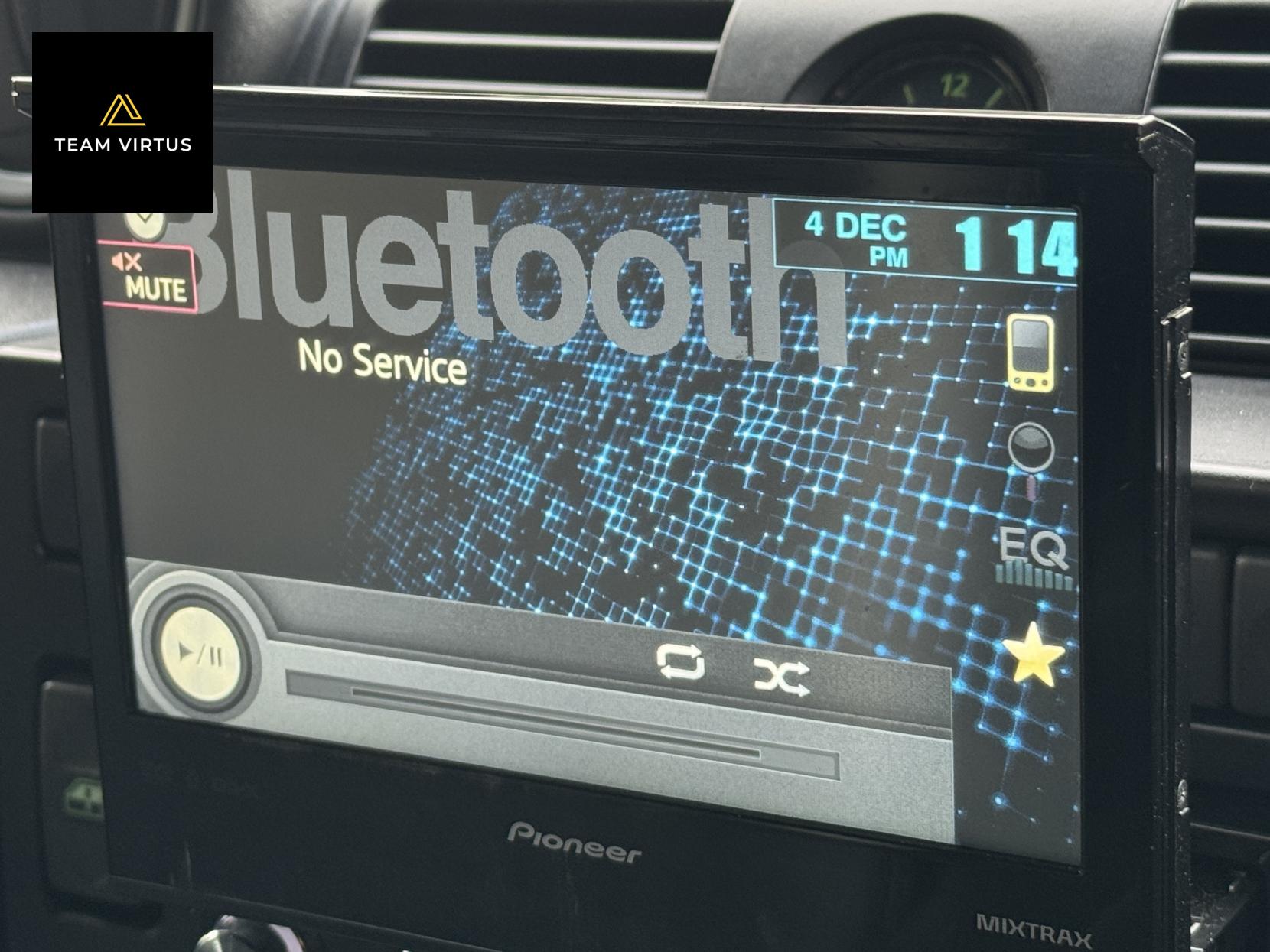 Land Rover Defender 110 2.2 TDCi XS Station Wagon Double Cab 5dr Diesel Manual 4WD MWB Euro 5 (122 ps)