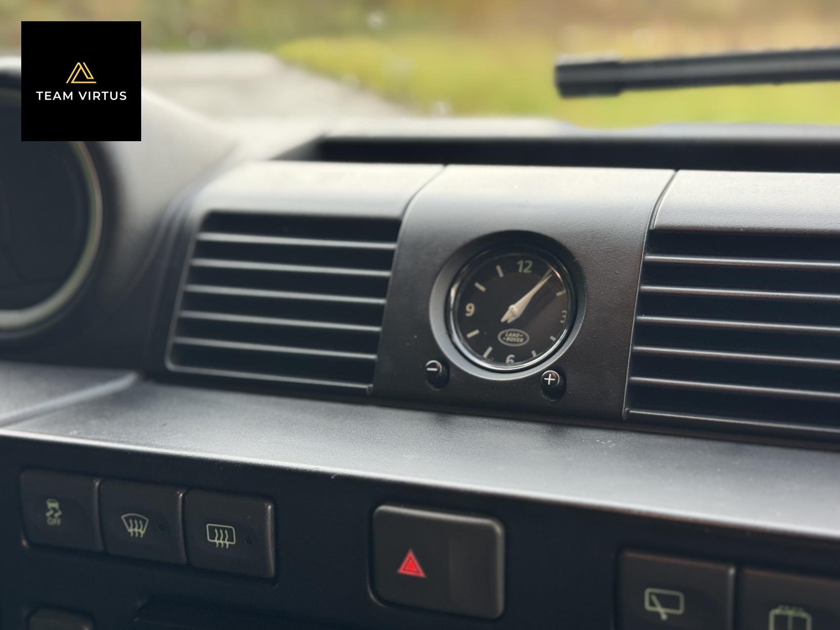 Land Rover Defender 110 2.2 TDCi XS Station Wagon Double Cab 5dr Diesel Manual 4WD MWB Euro 5 (122 ps)