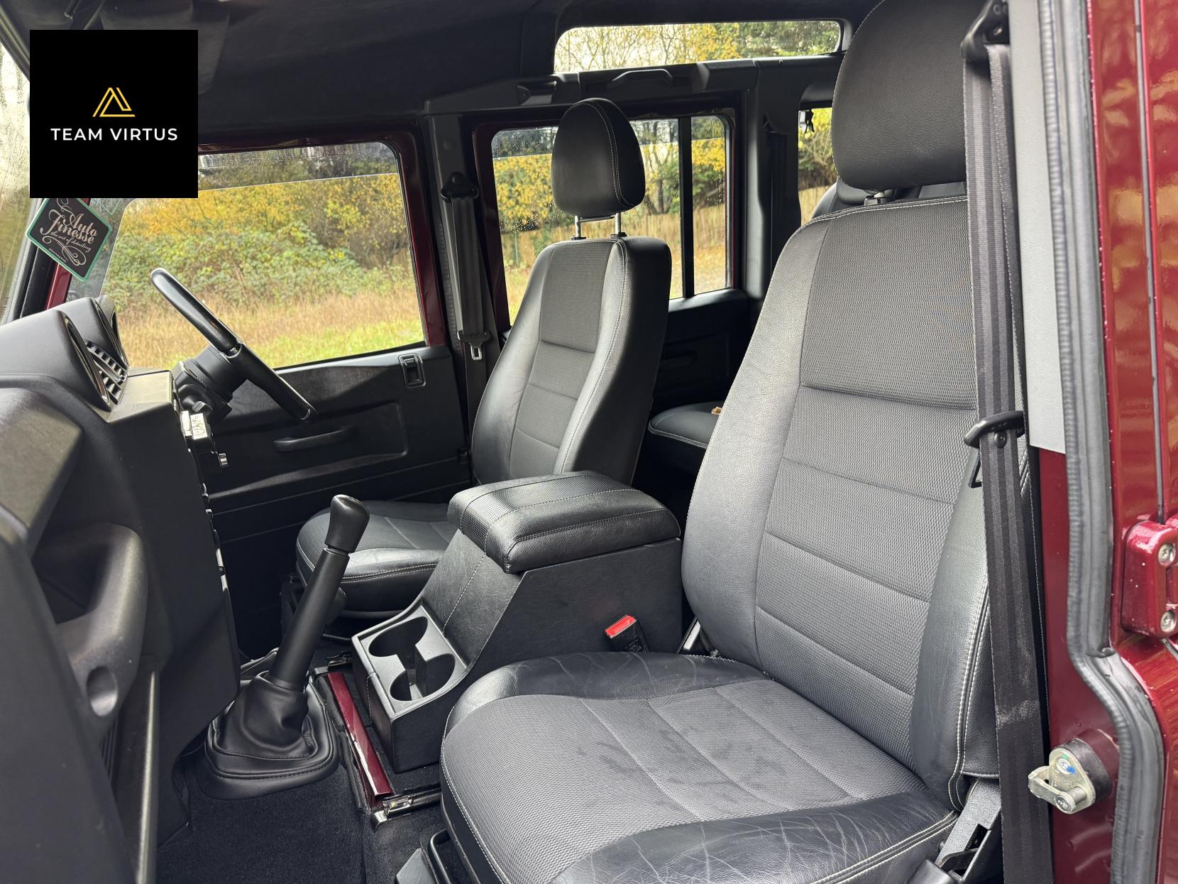 Land Rover Defender 110 2.2 TDCi XS Station Wagon Double Cab 5dr Diesel Manual 4WD MWB Euro 5 (122 ps)