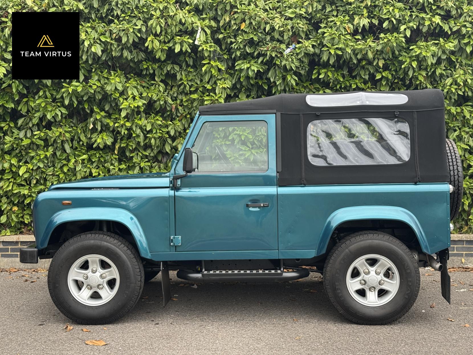 Land Rover Defender 90 2.5 TDi Hard Top SUV Diesel Manual SWB (111 bhp)
