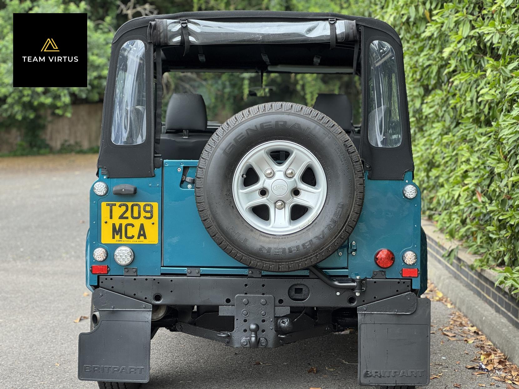 Land Rover Defender 90 2.5 TDi Hard Top SUV Diesel Manual SWB (111 bhp)