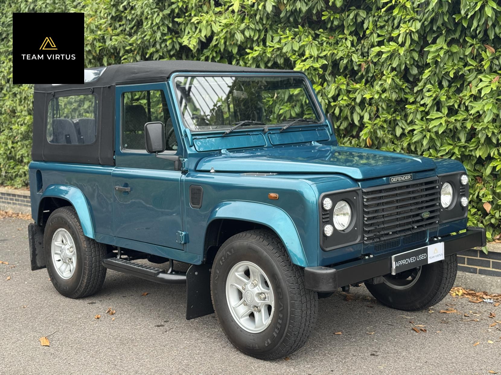 Land Rover Defender 90 2.5 TDi Hard Top SUV Diesel Manual SWB (111 bhp)