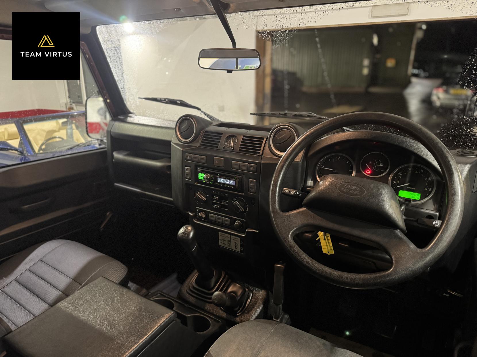 Land Rover Defender 110 2.2 TDCi County Pickup Double Cab 4dr Diesel Manual 4WD MWB Euro 5 (122 ps)