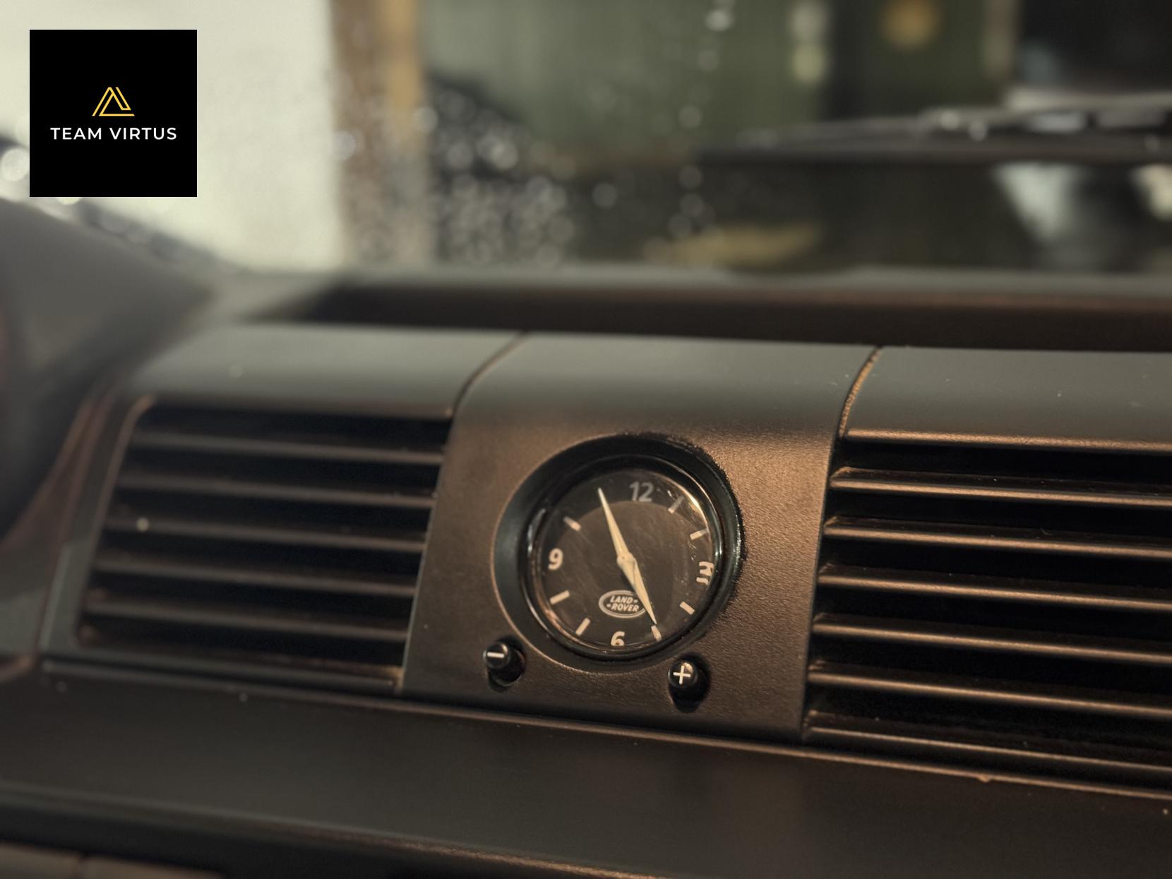 Land Rover Defender 110 2.2 TDCi County Pickup Double Cab 4dr Diesel Manual 4WD MWB Euro 5 (122 ps)