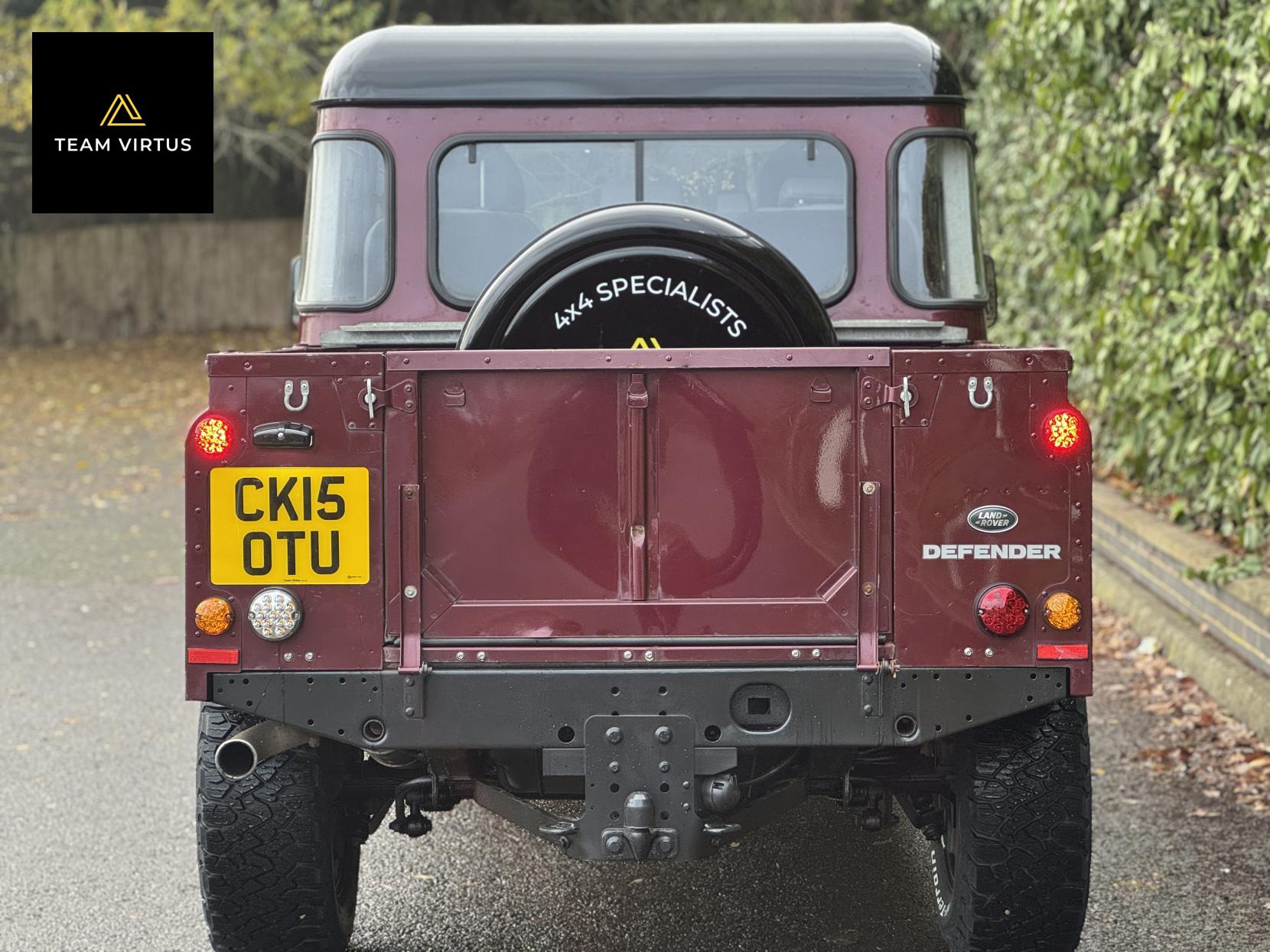 Land Rover Defender 110 2.2 TDCi County Pickup Double Cab 4dr Diesel Manual 4WD MWB Euro 5 (122 ps)